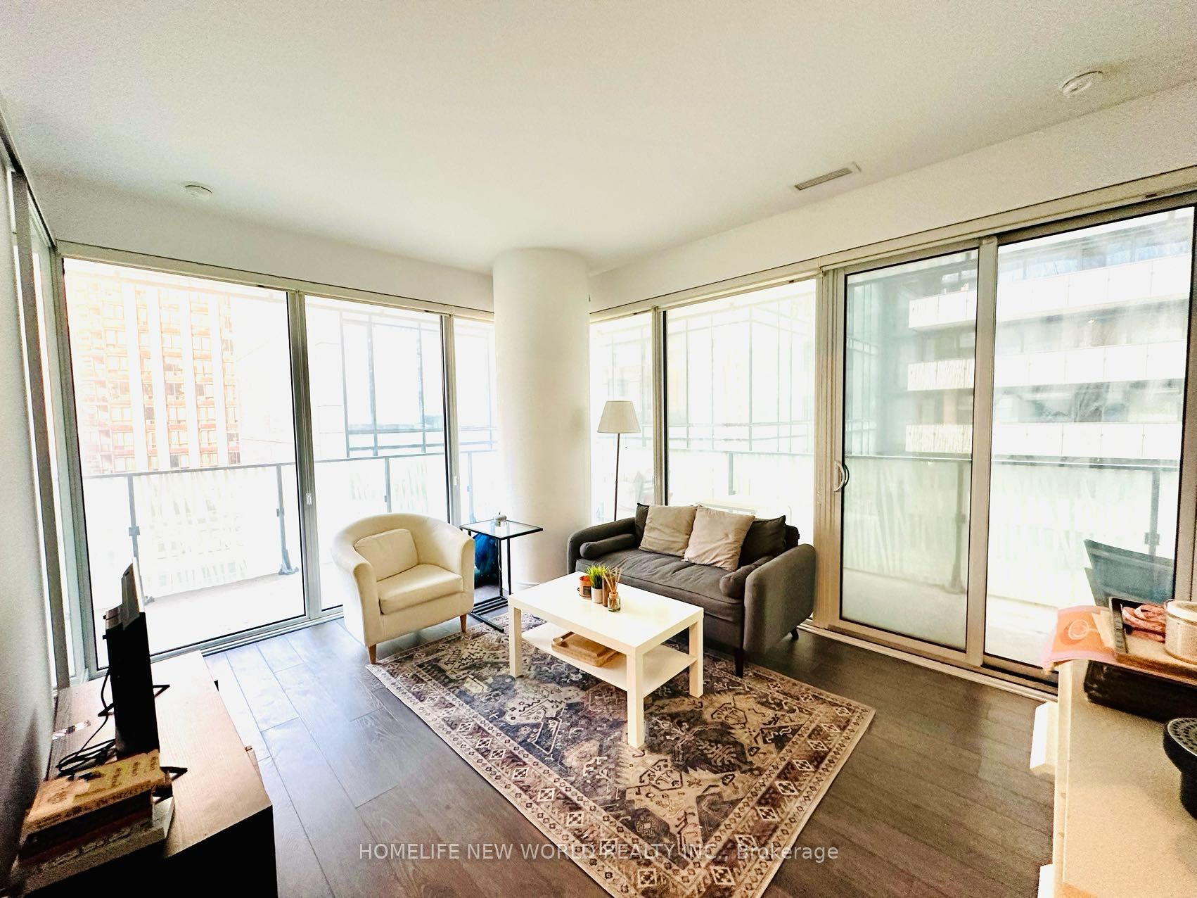 42 Charles St E, #809