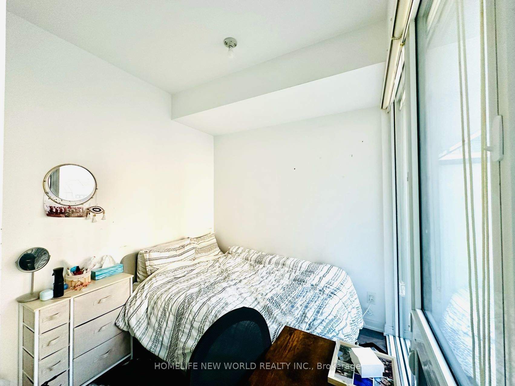 42 Charles St E, #809