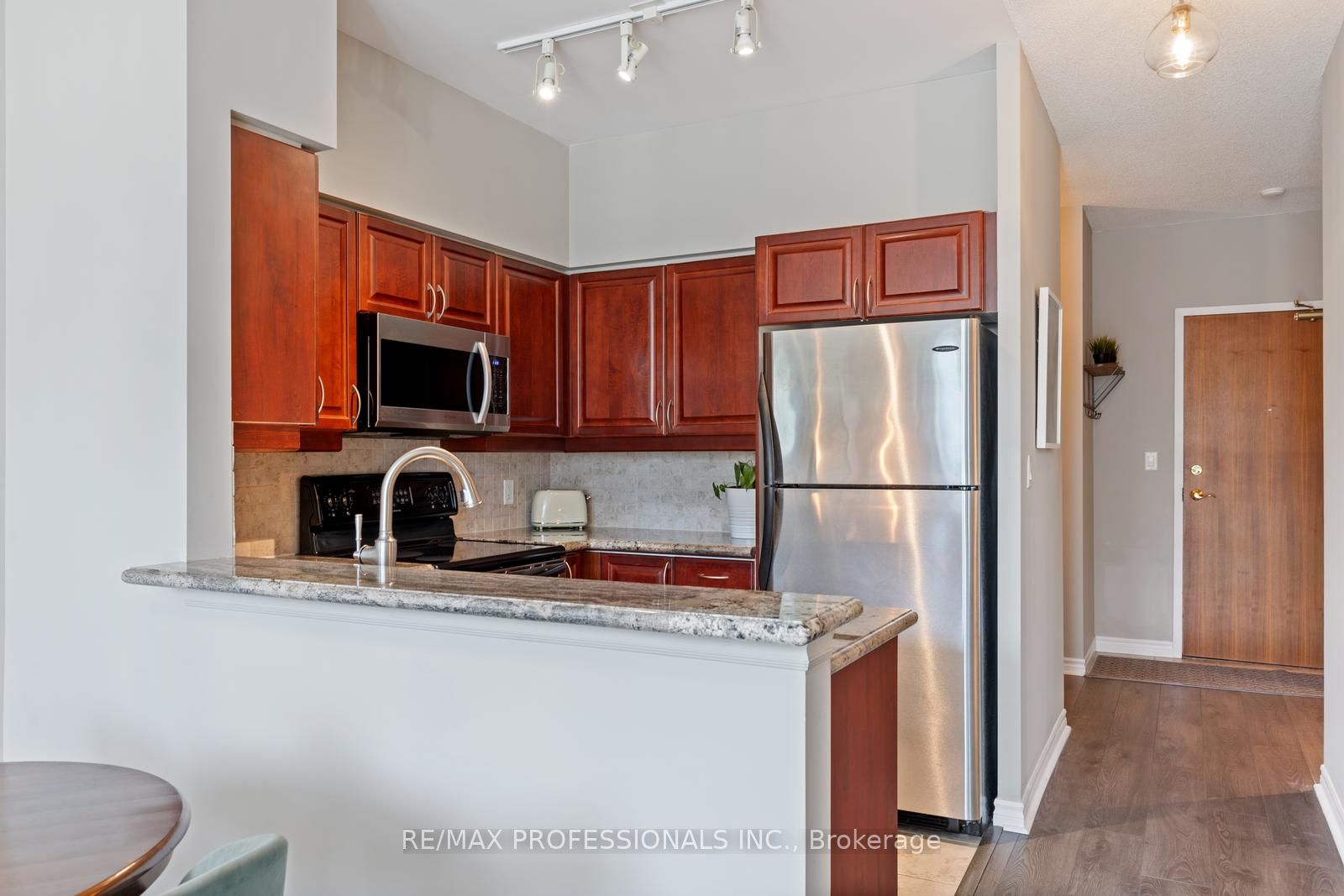 3830 Bathurst St, #108