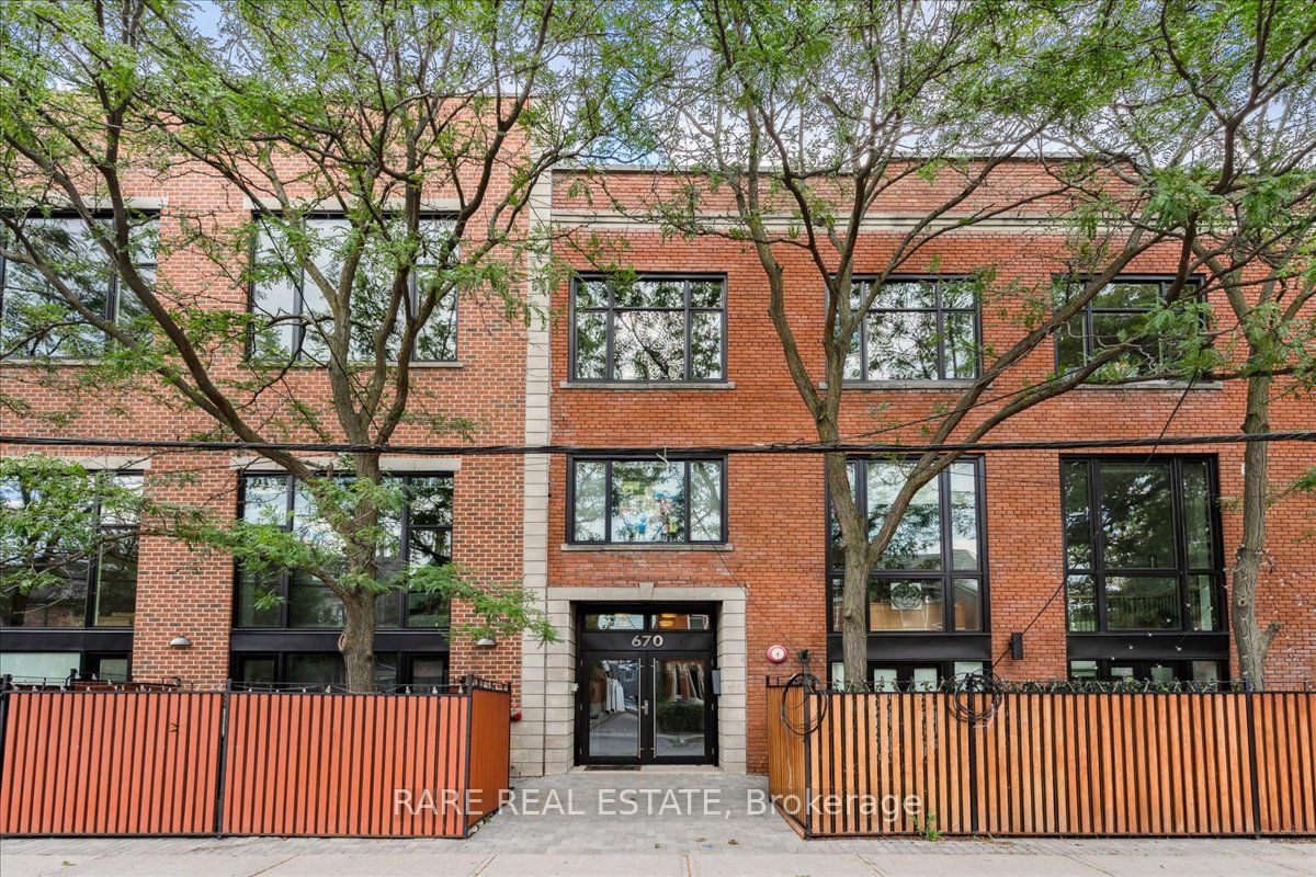 670 Richmond St, #204