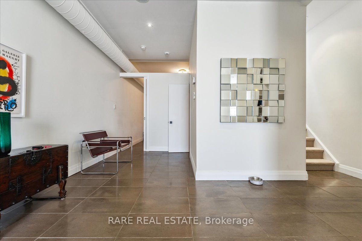 670 Richmond St, #204