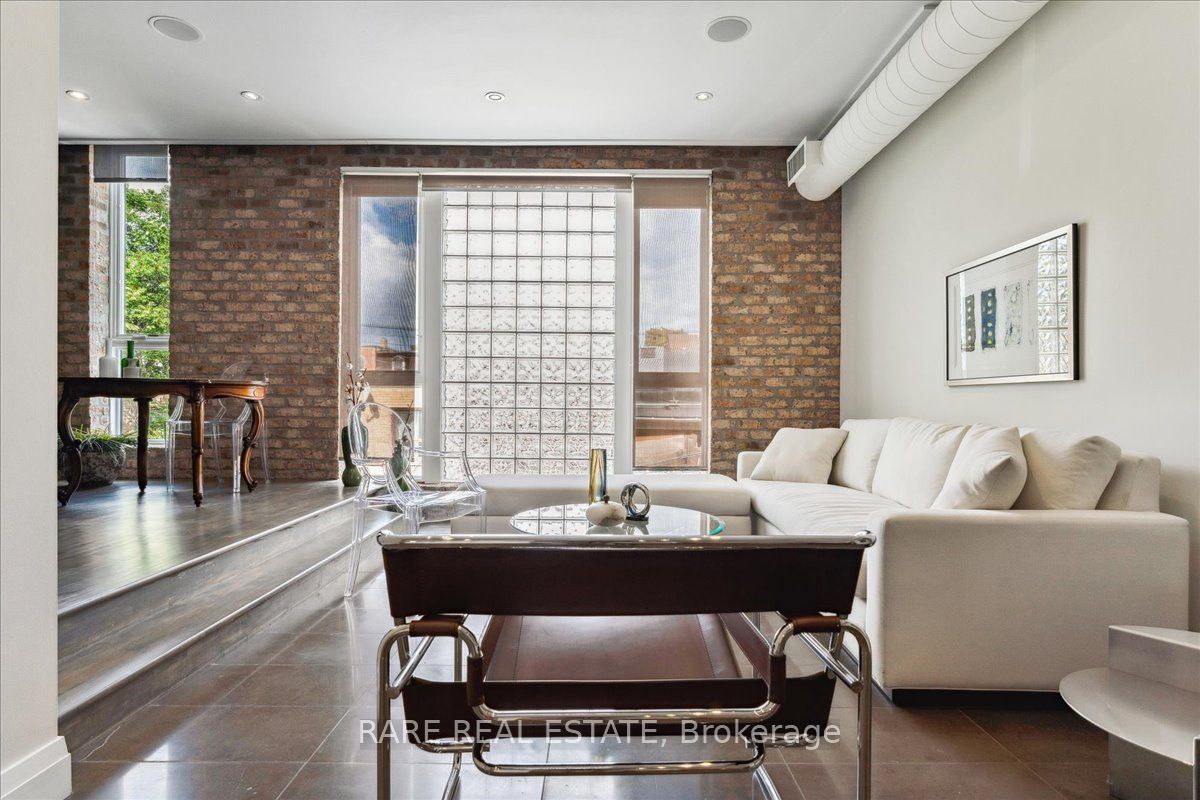 670 Richmond St, #204