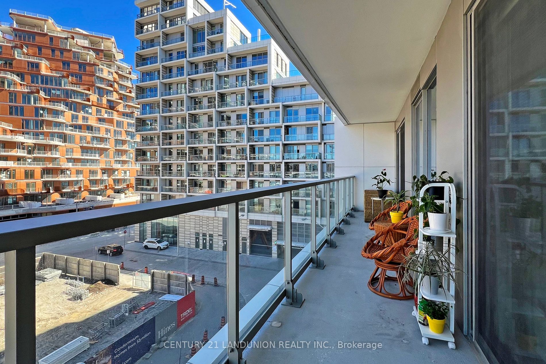 118 Merchants' Wharf, #422