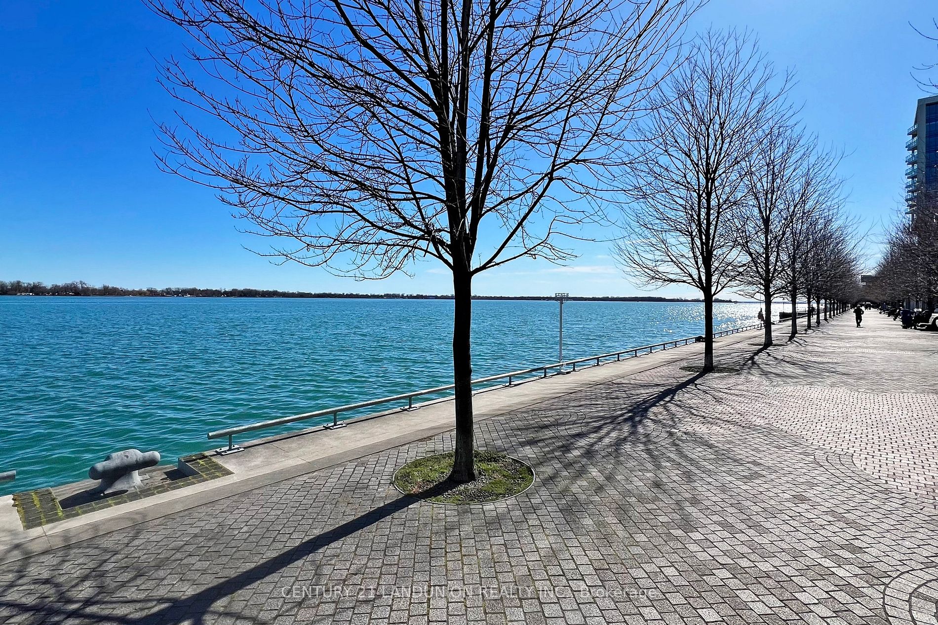 118 Merchants' Wharf, #422
