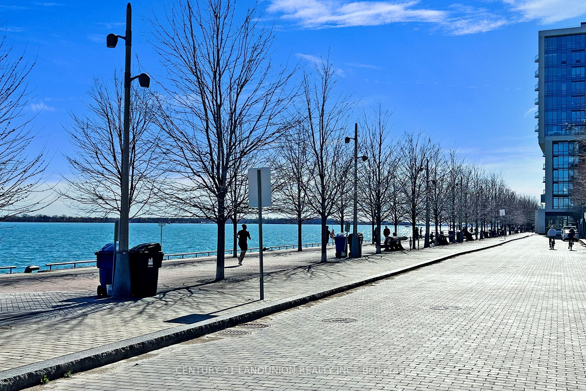 118 Merchants' Wharf, #422