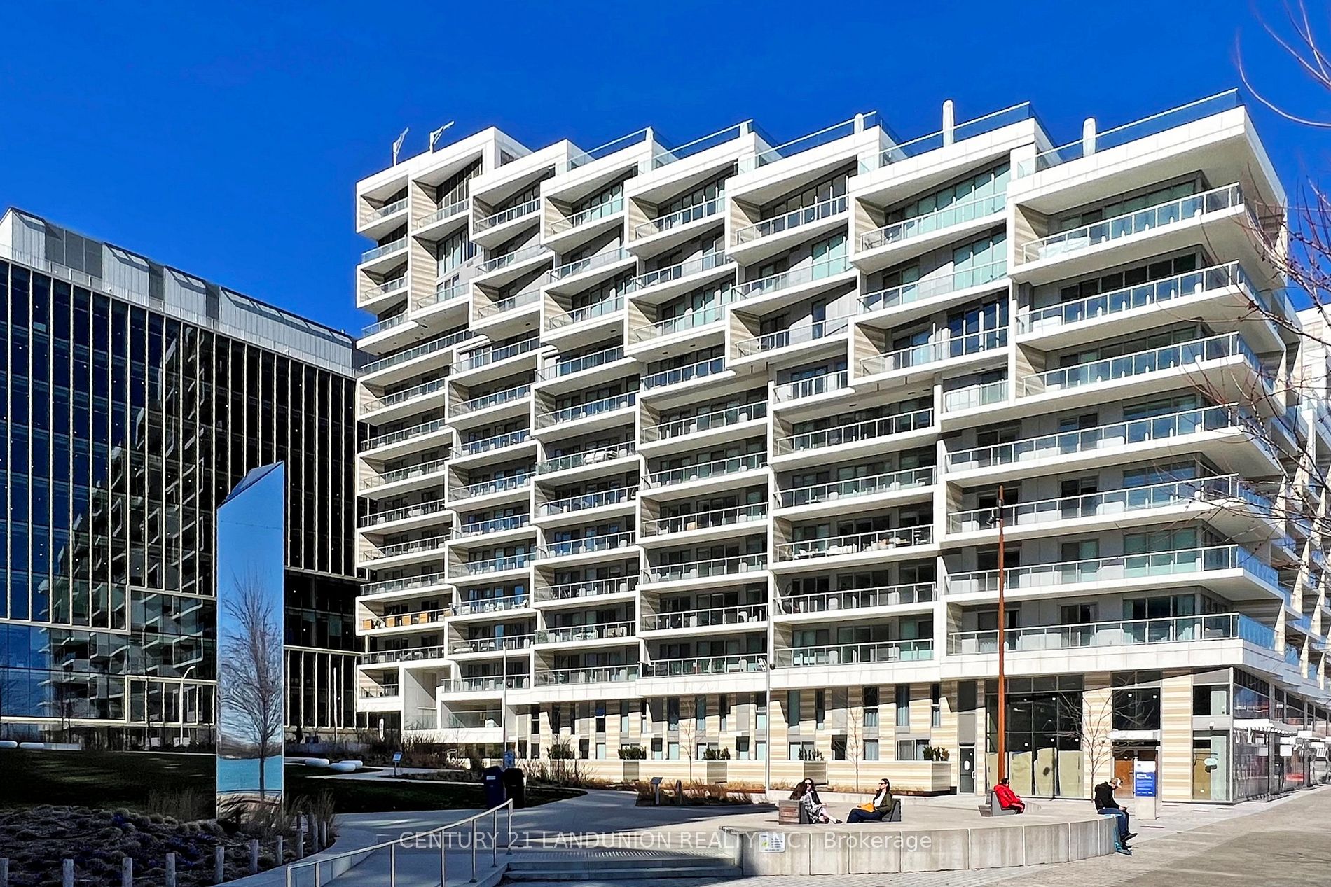 118 Merchants' Wharf, #422