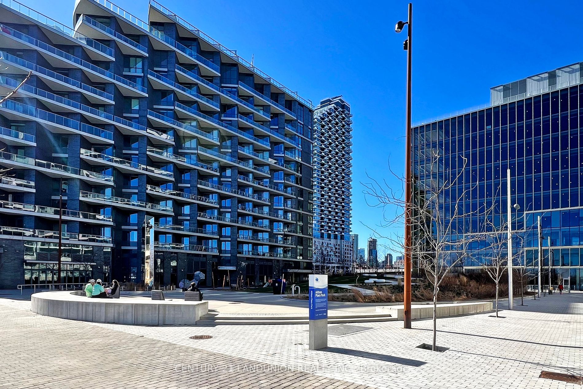 118 Merchants' Wharf, #422
