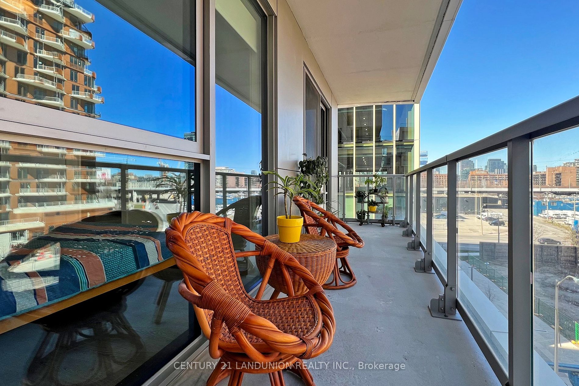 118 Merchants' Wharf, #422
