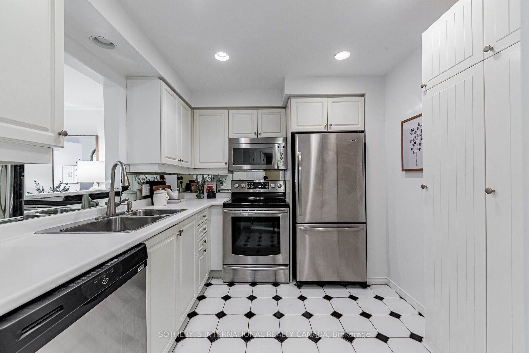1818 Bayview Ave, #309