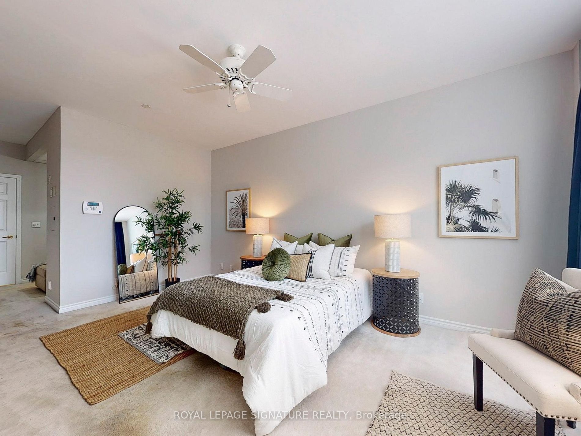 980 Yonge Street, #209