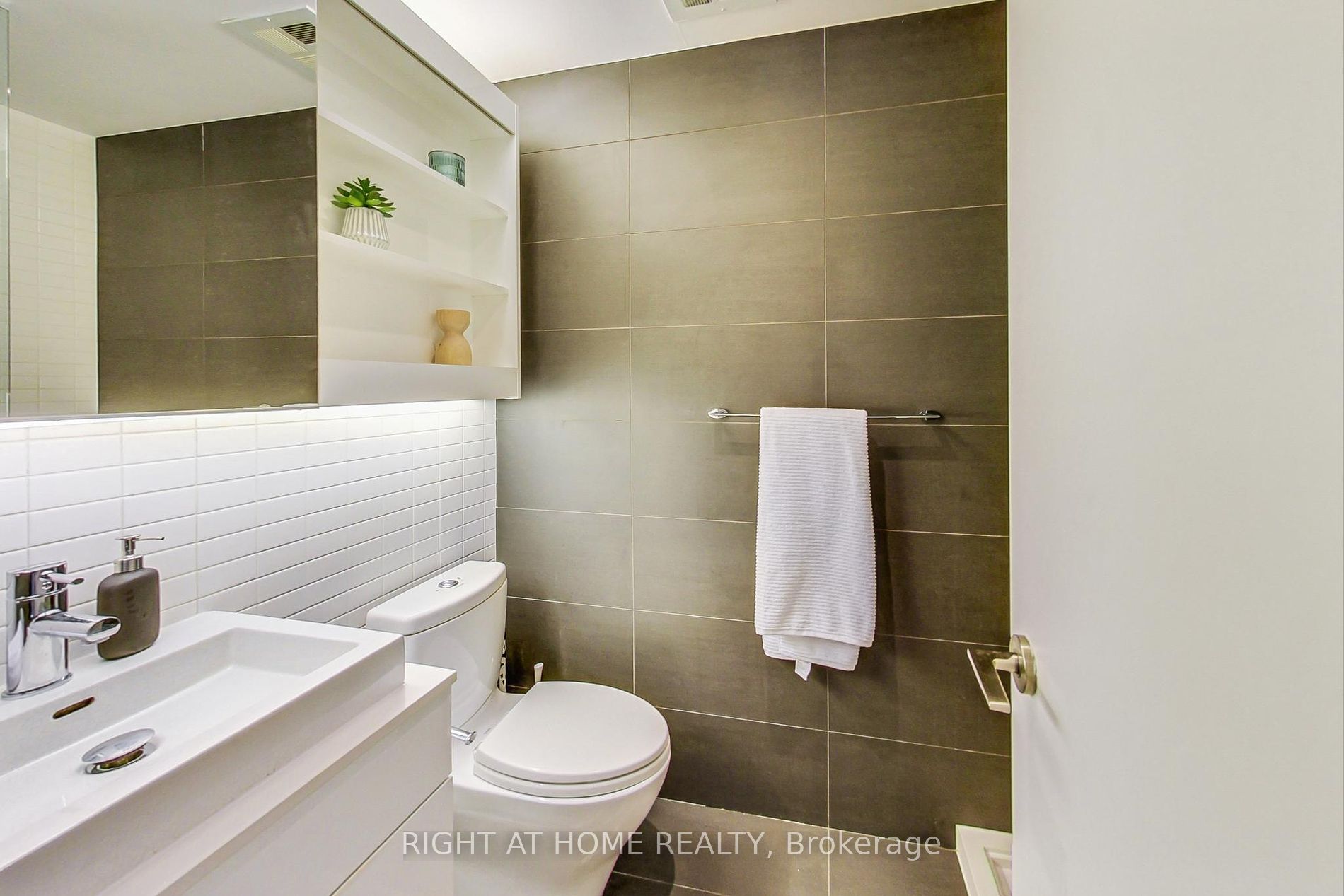 32 Trolley Cres, #1003