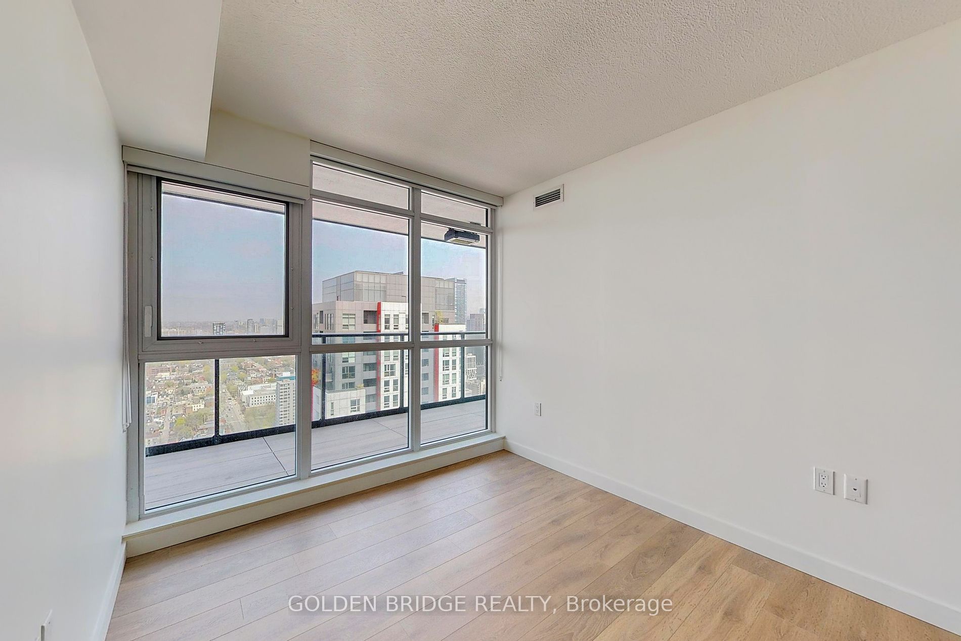 38 Widmer Street, #4211