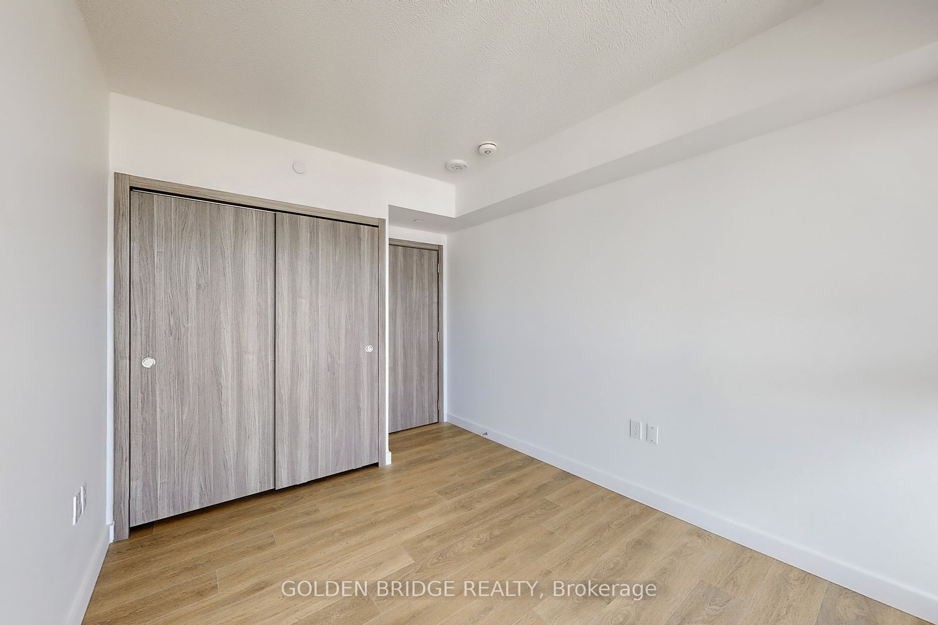 38 Widmer Street, #4211