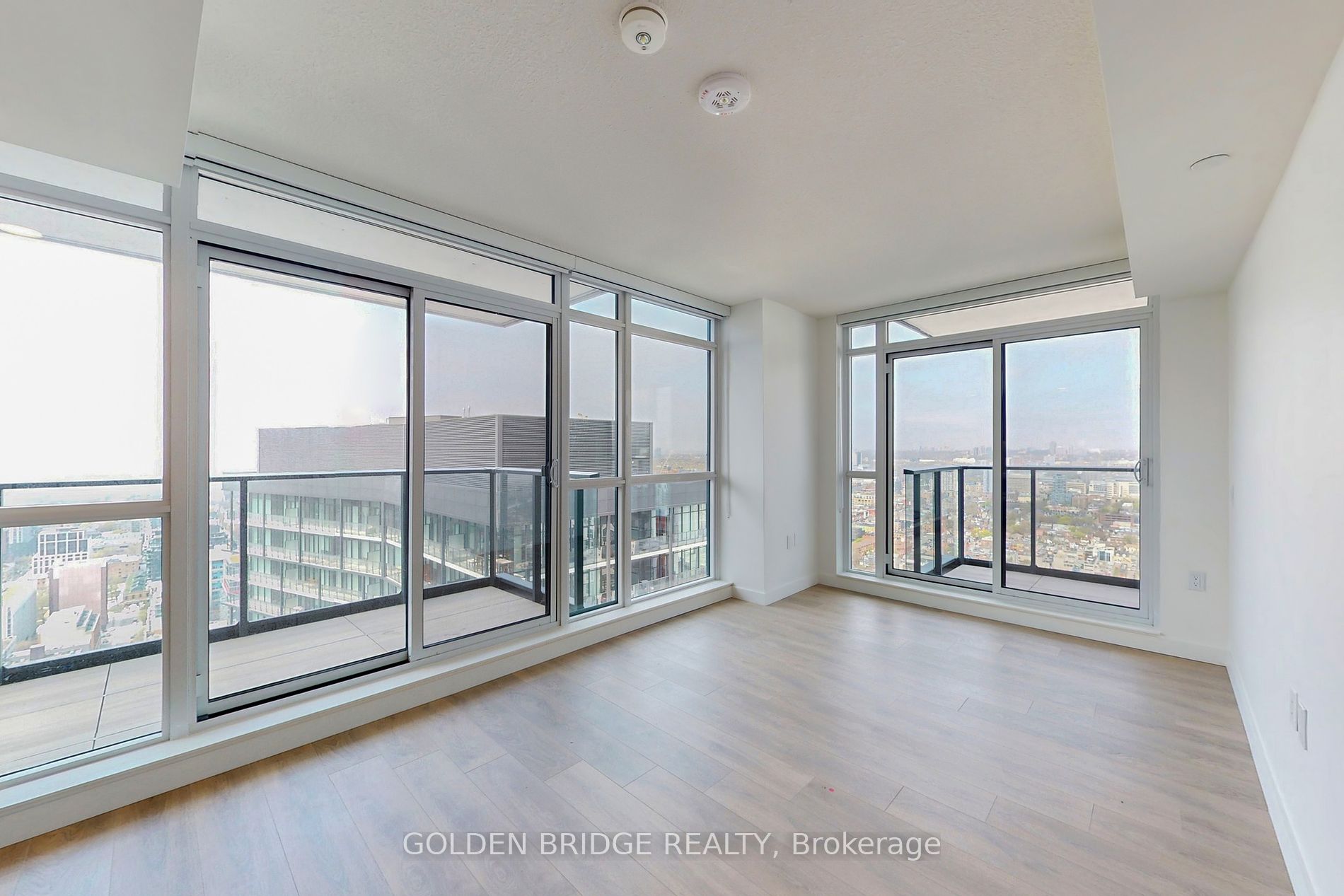 38 Widmer Street, #4211