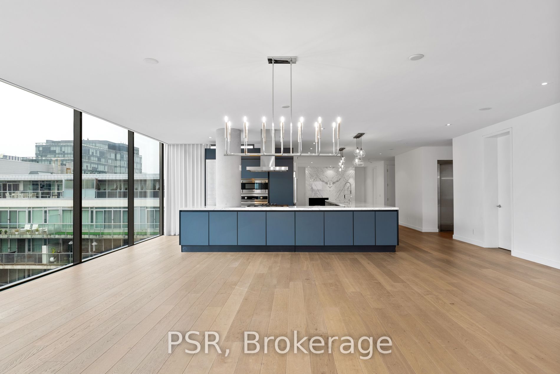 500 Wellington Street W, #Ph1001