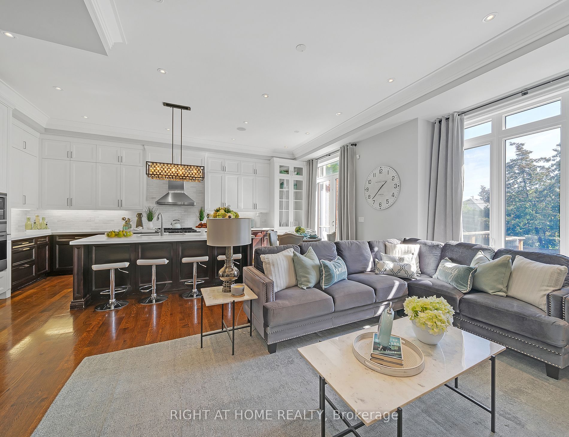 481 Broadway Ave