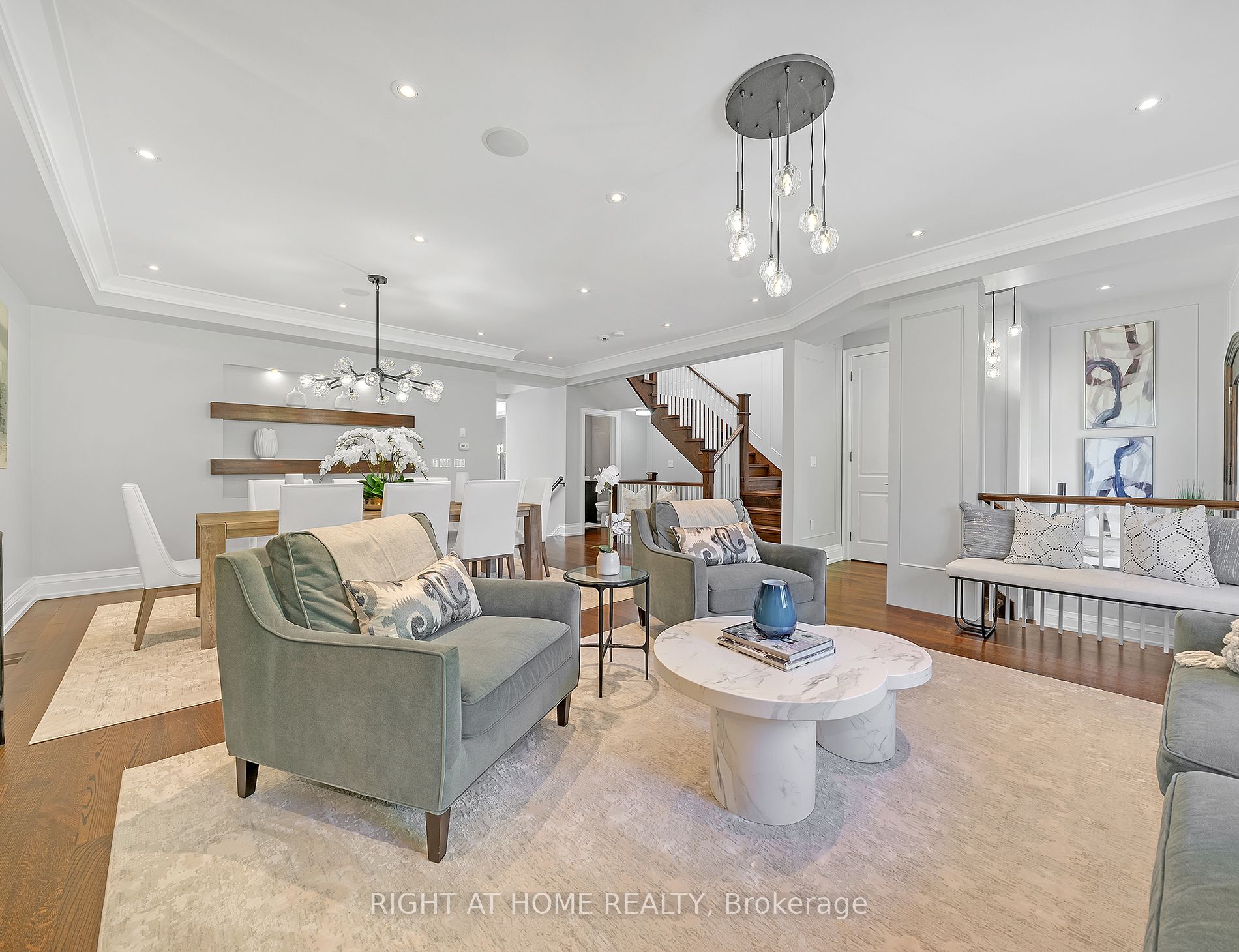 481 Broadway Ave