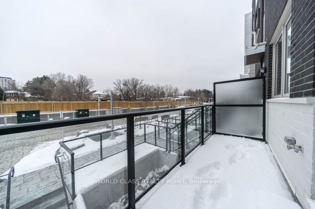 780 Sheppard Ave E, #Th62