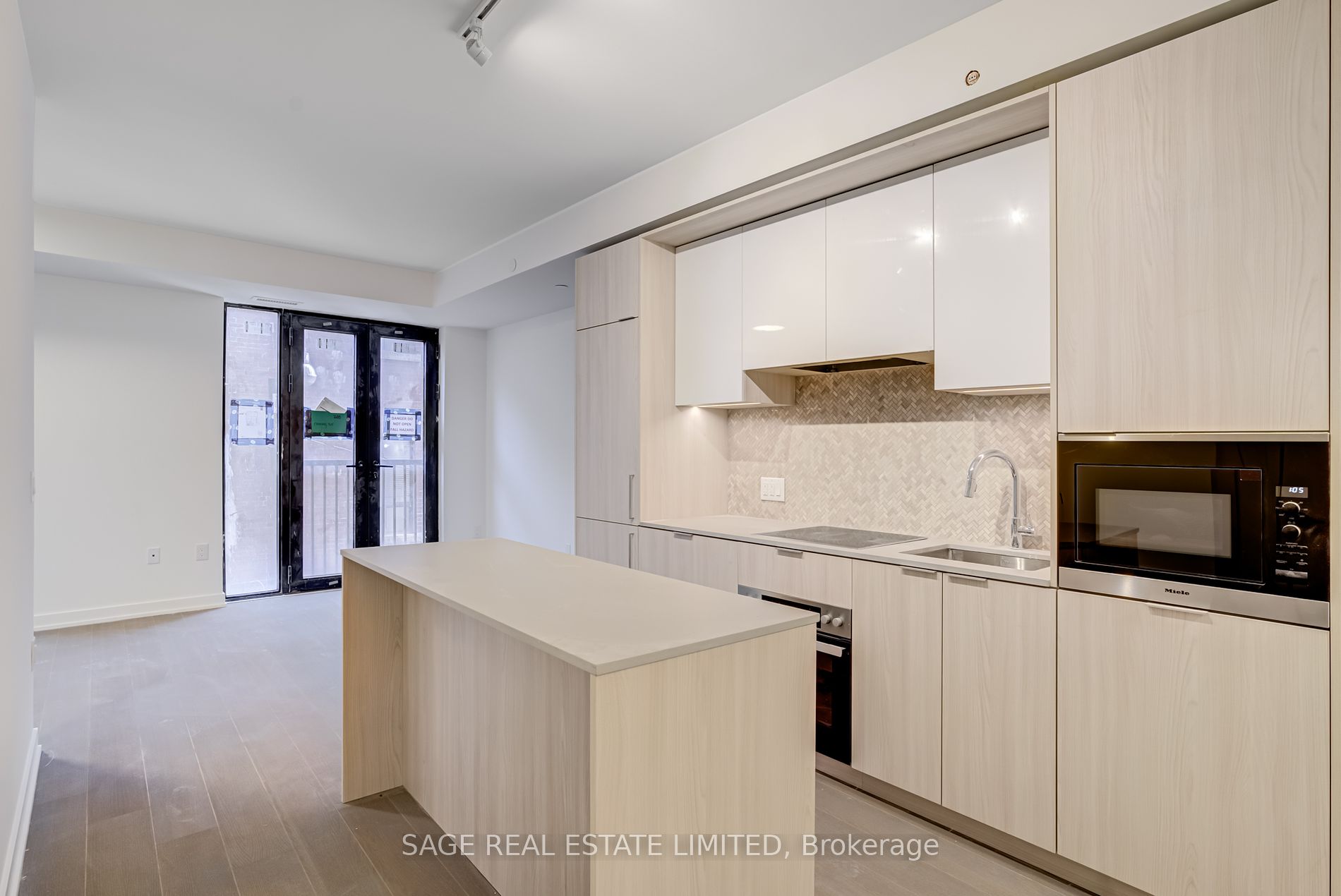 123 Portland St, #205