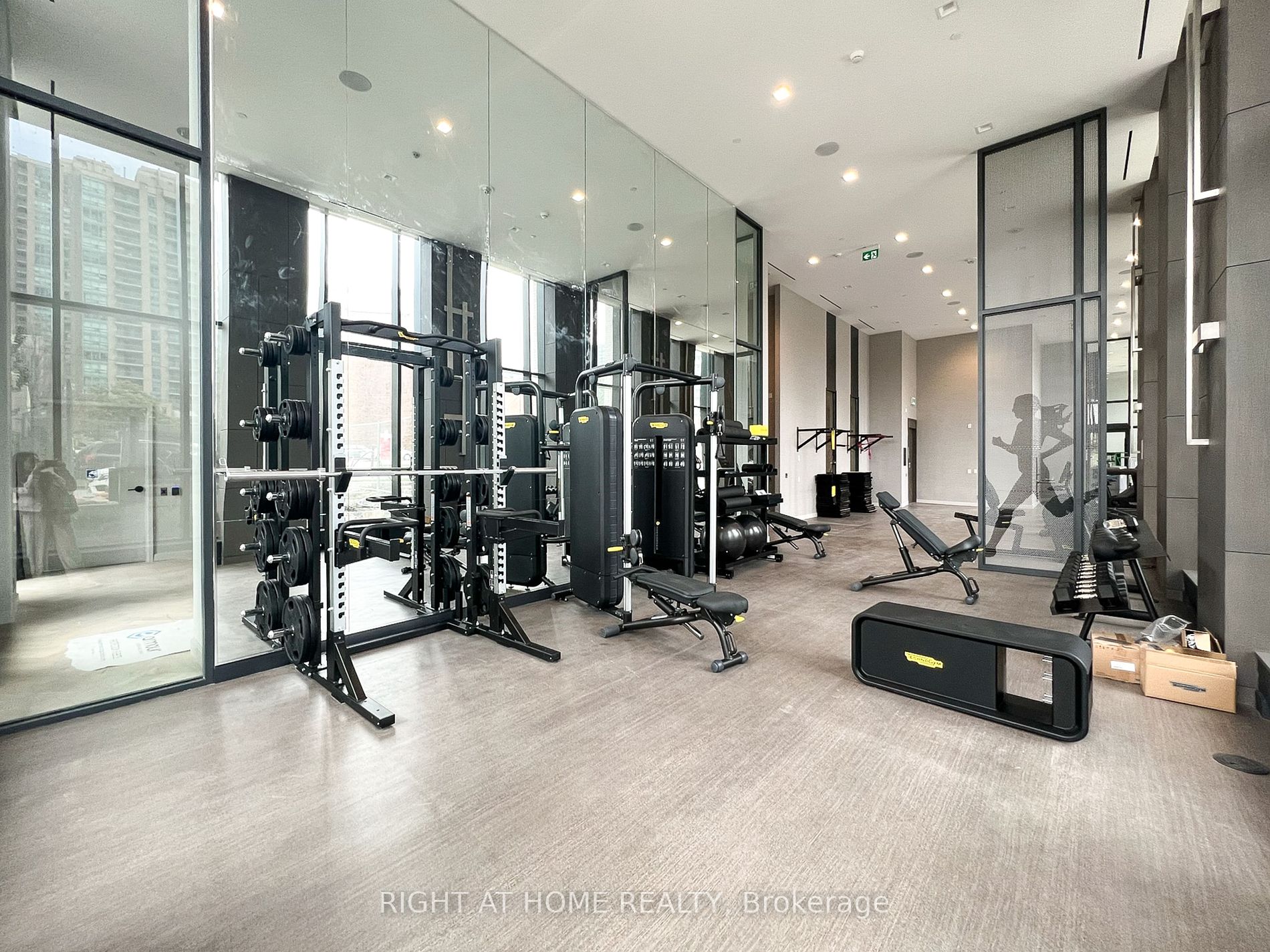 15 Holmes Avenue, #2407