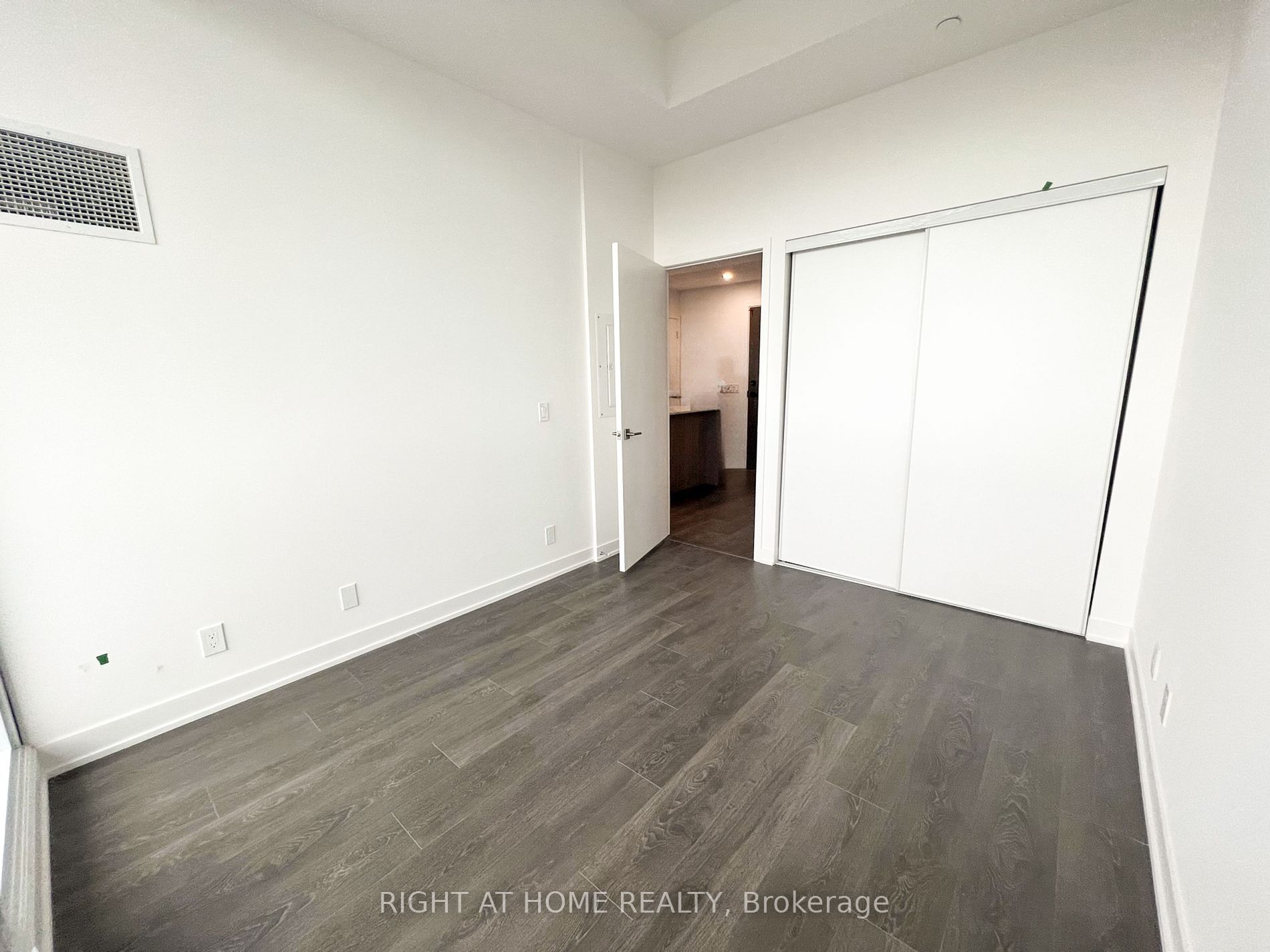 15 Holmes Avenue, #2407