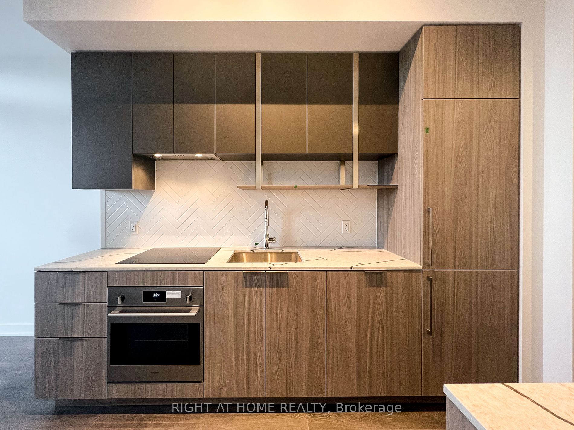 15 Holmes Avenue, #2407