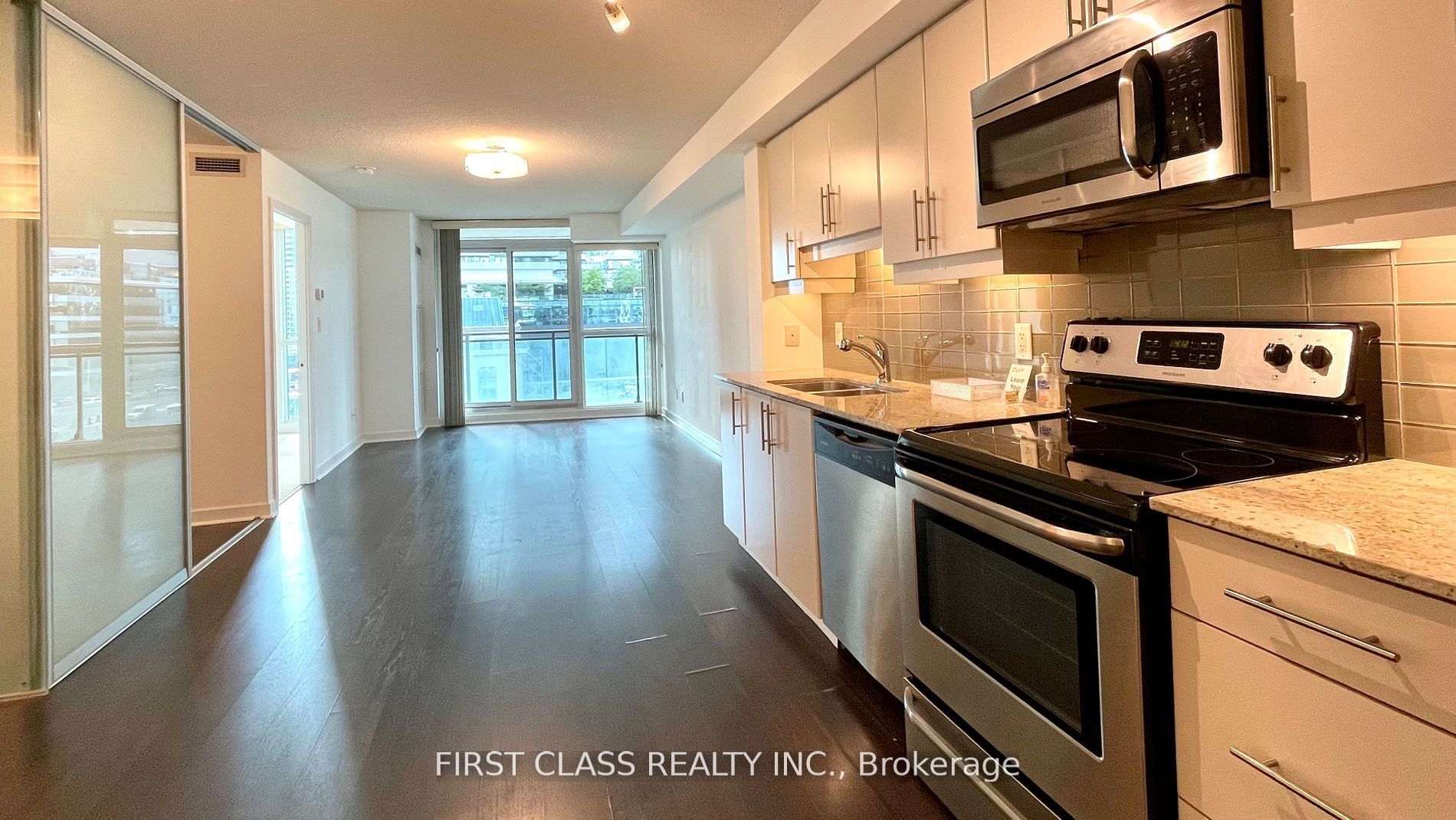 33 Bay St, #801