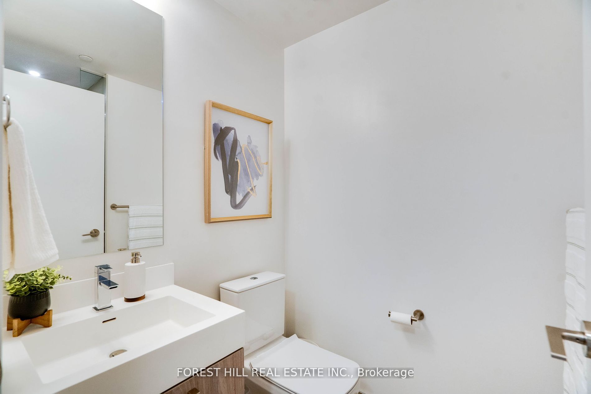 1 Yorkville Ave, #802