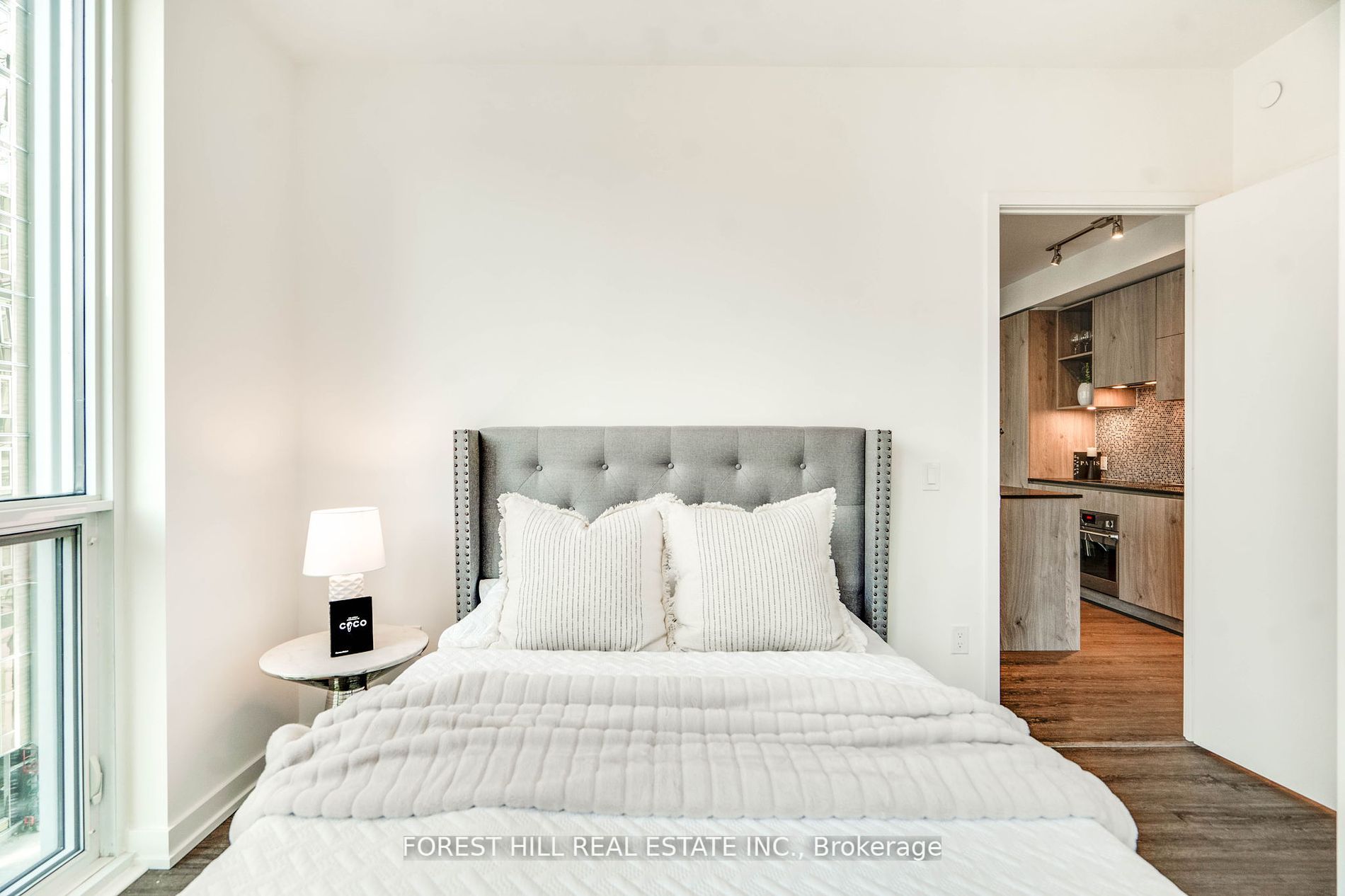 1 Yorkville Ave, #802