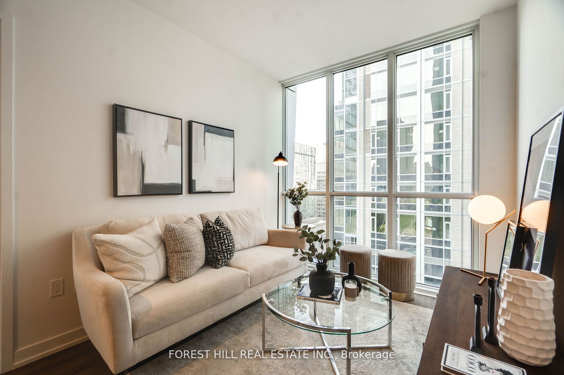 1 Yorkville Ave, #802