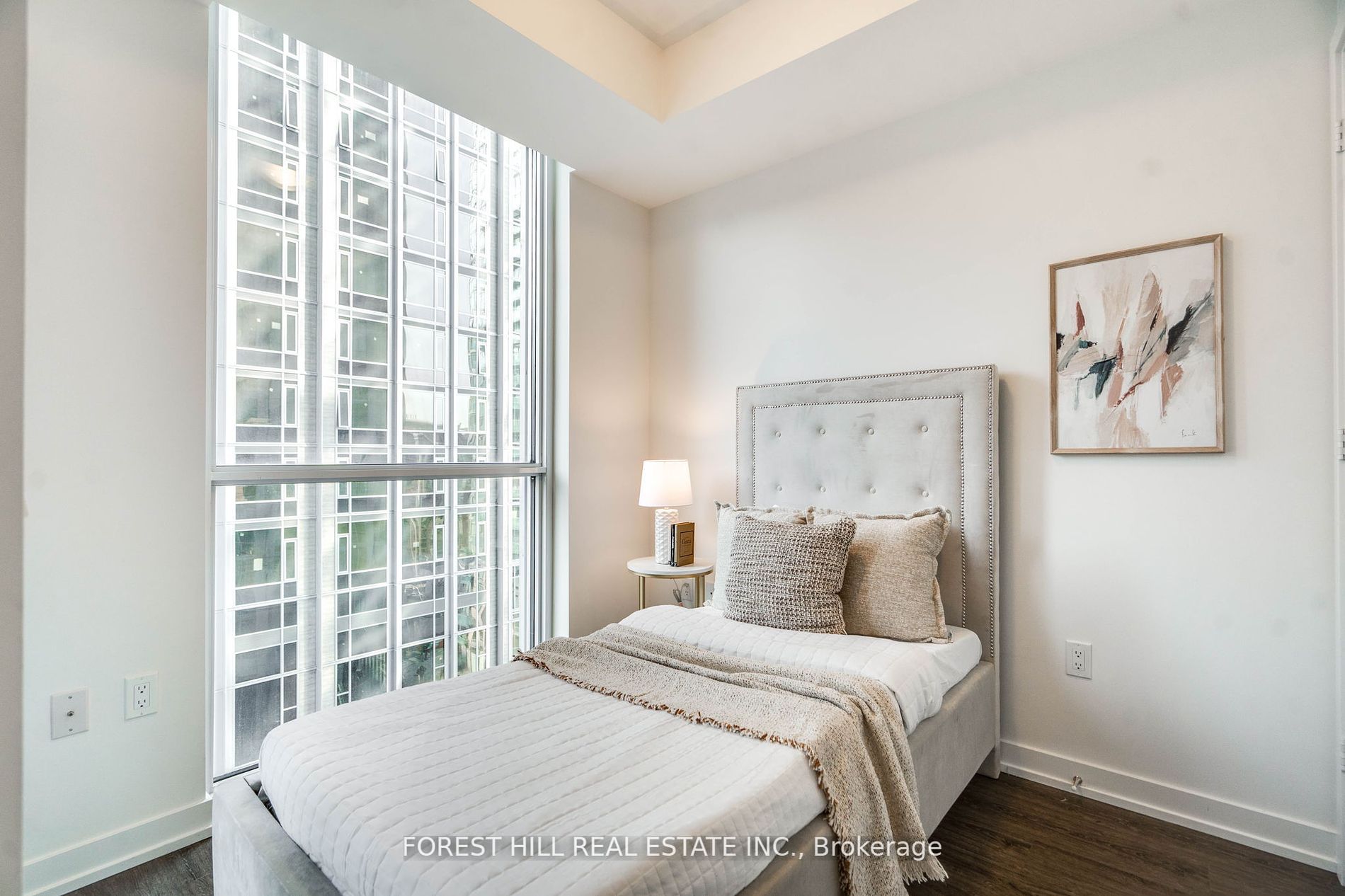 1 Yorkville Ave, #802