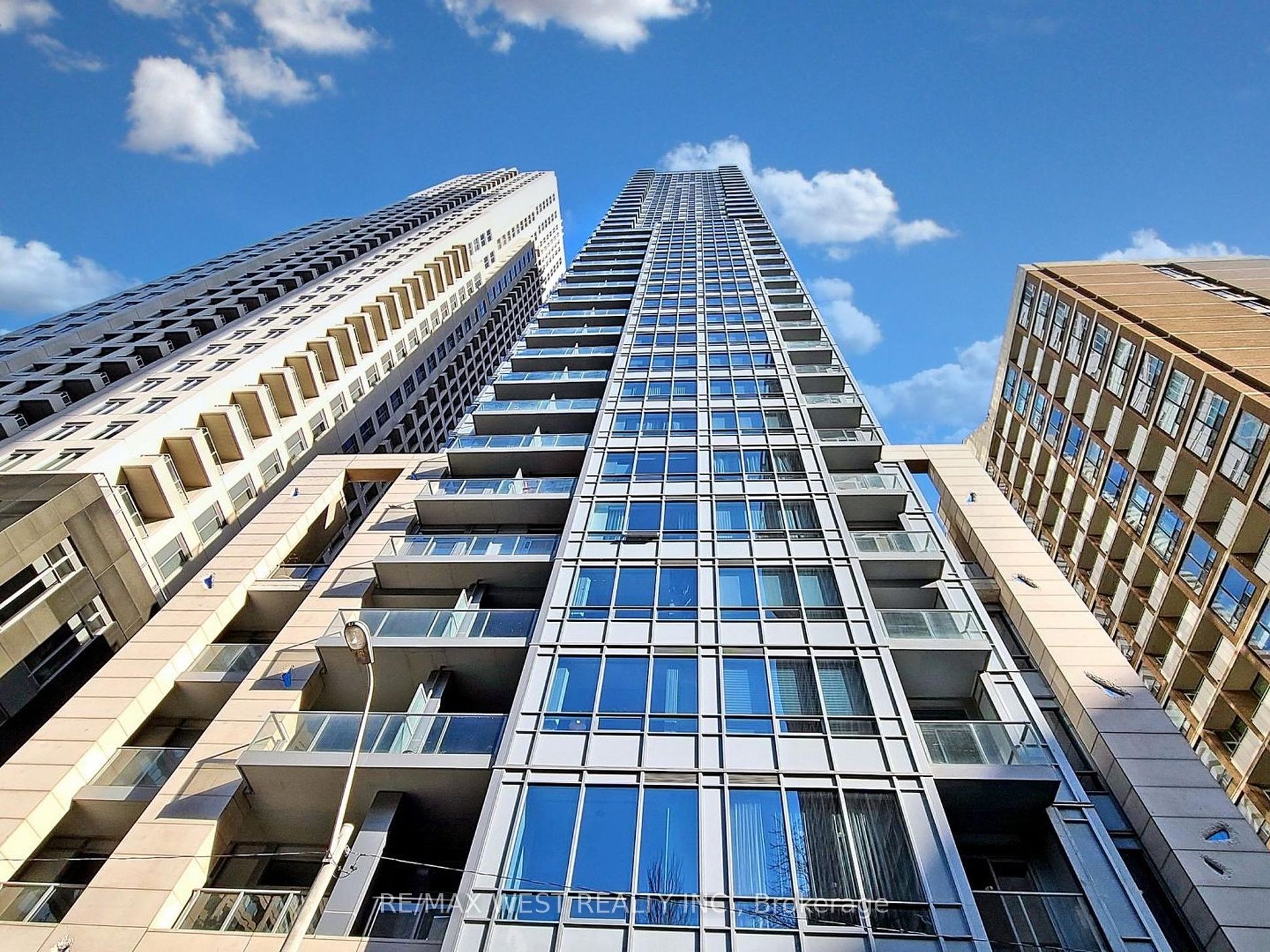21 Balmuto St, #1202
