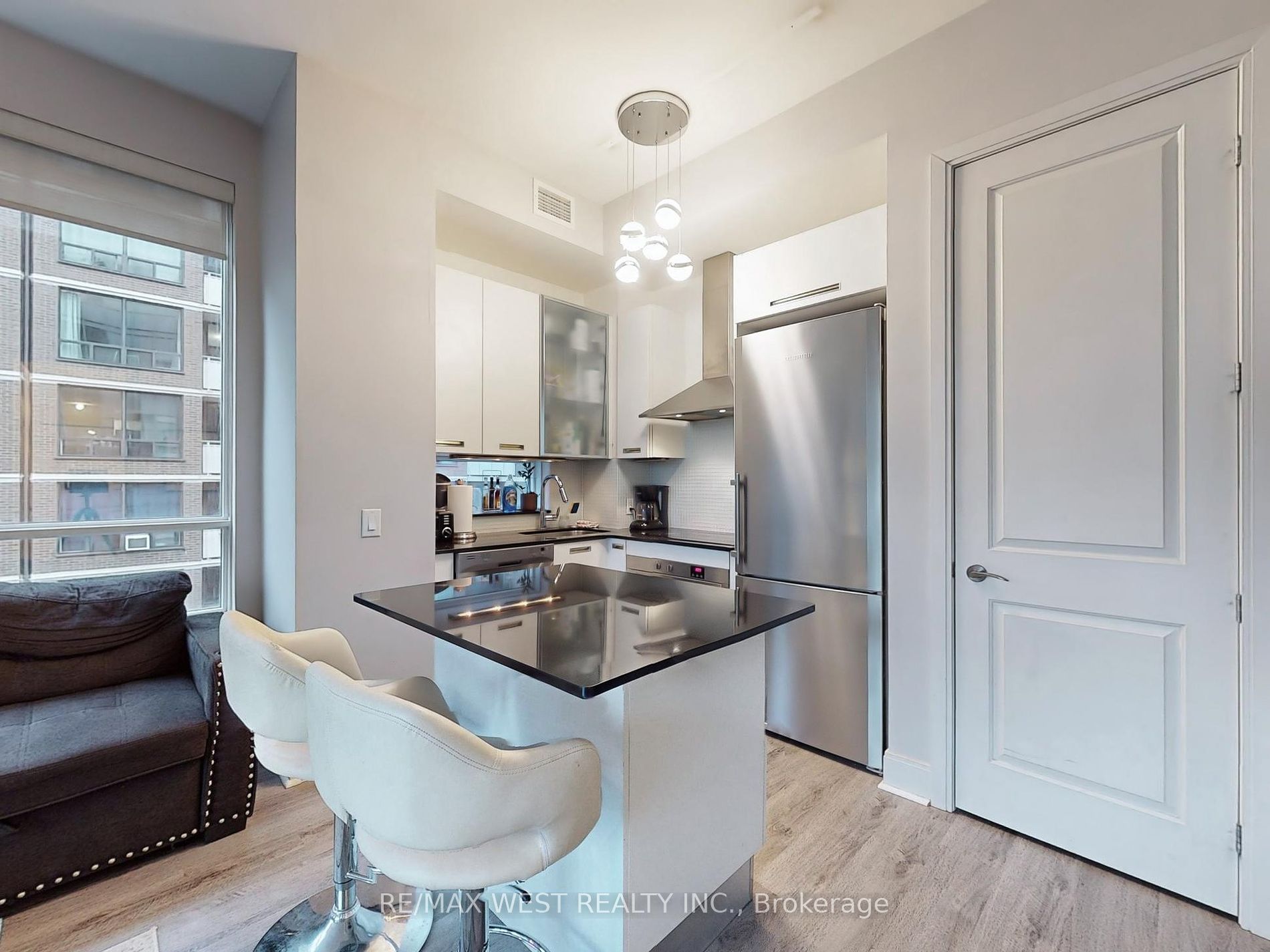21 Balmuto St, #1202