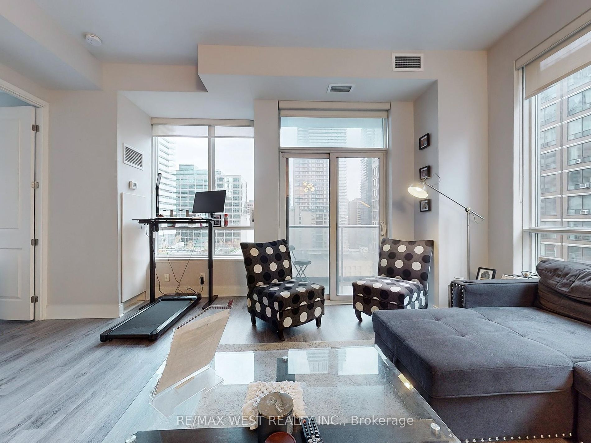 21 Balmuto St, #1202