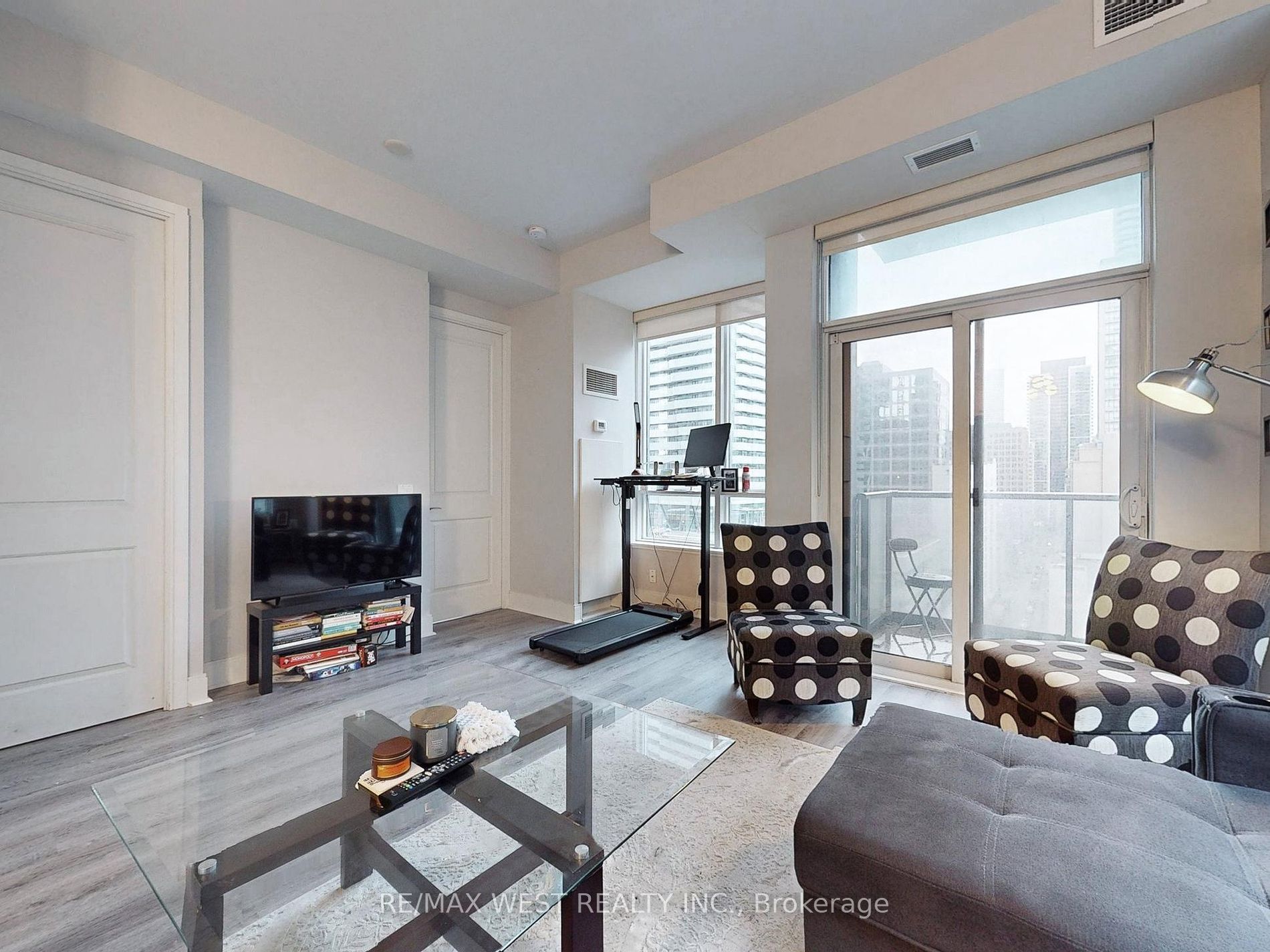 21 Balmuto St, #1202