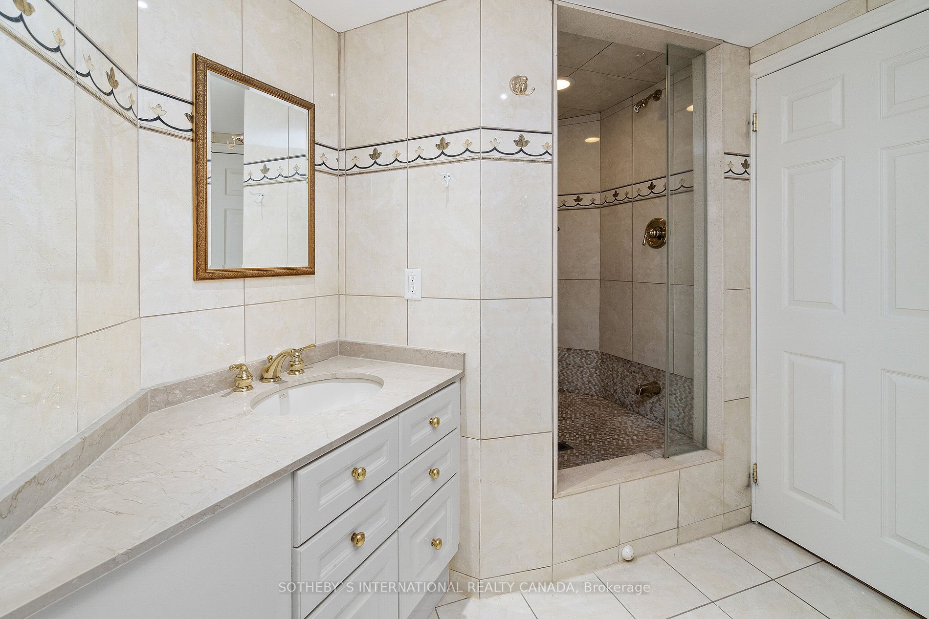 401 Queens Quay W, #512