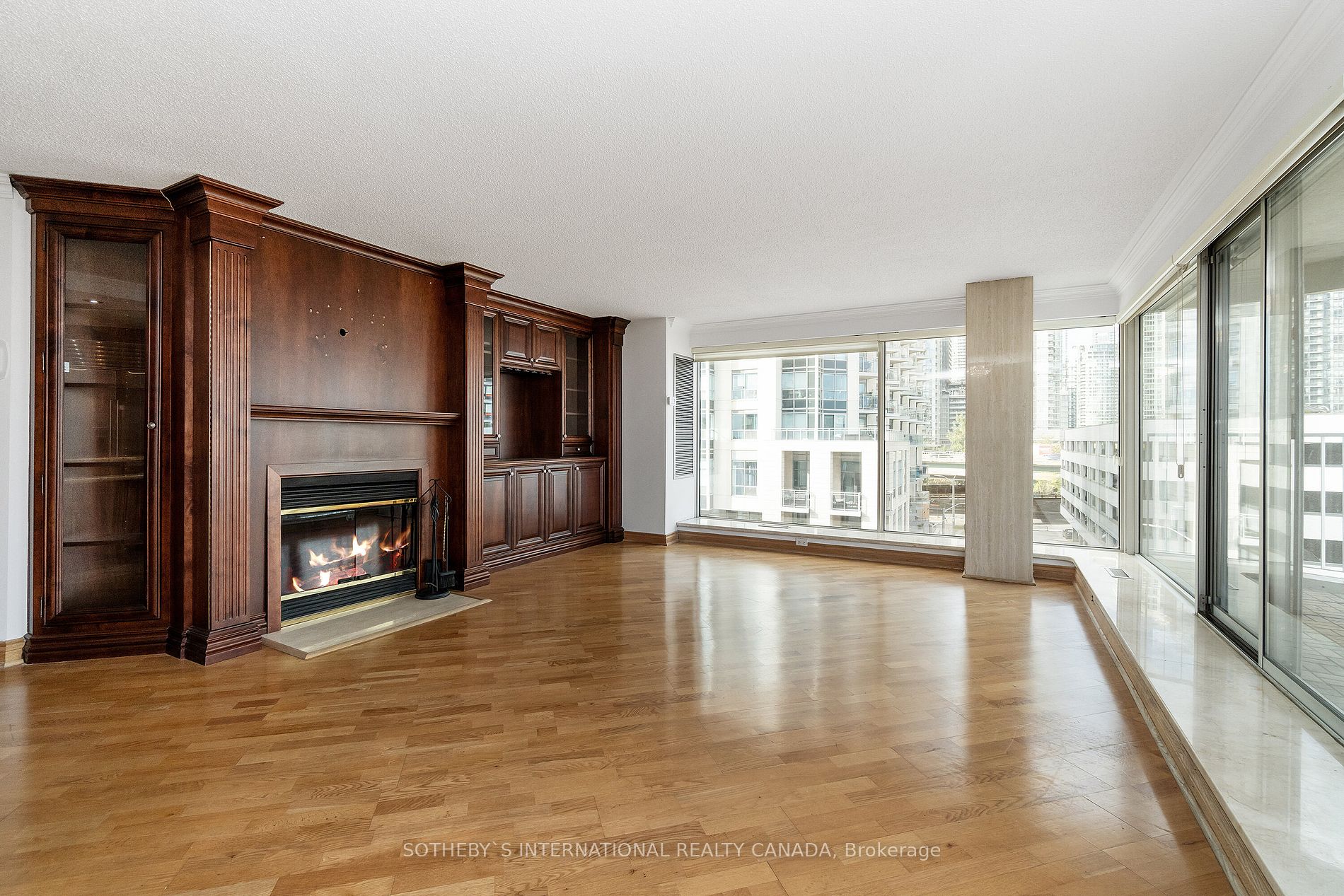 401 Queens Quay W, #512