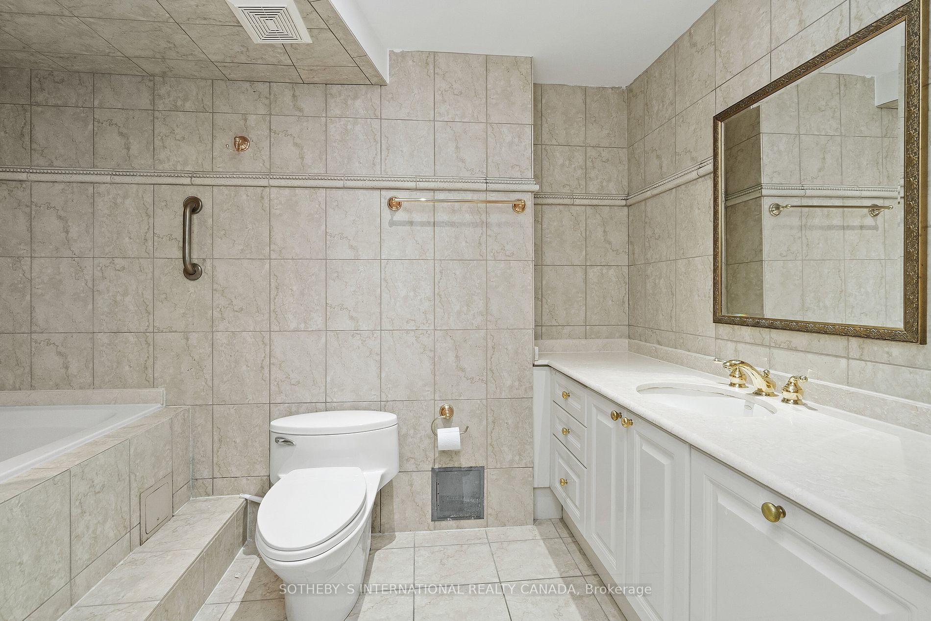 401 Queens Quay W, #512