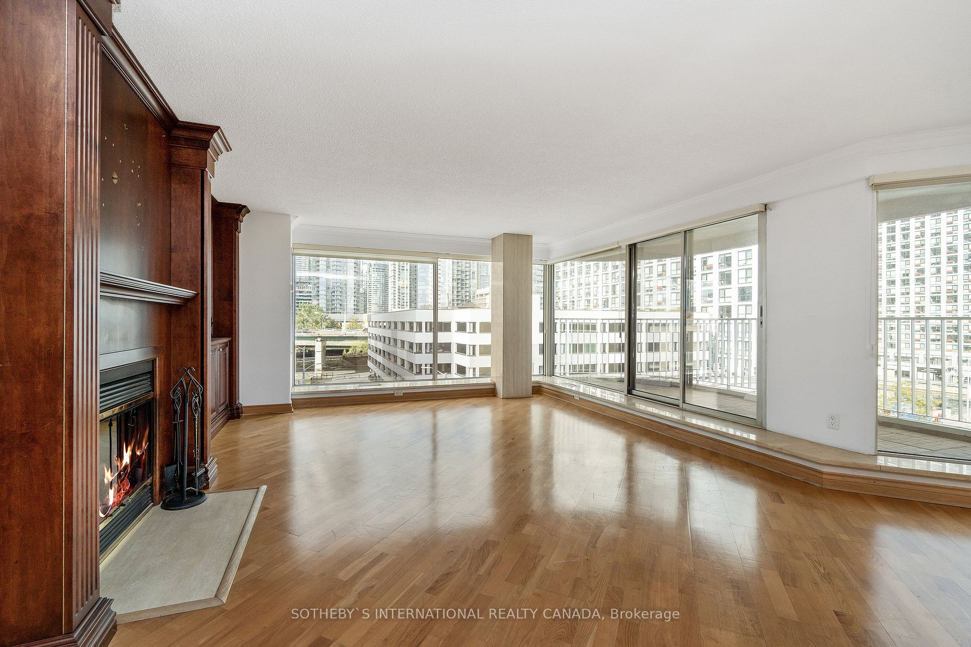 401 Queens Quay W, #512