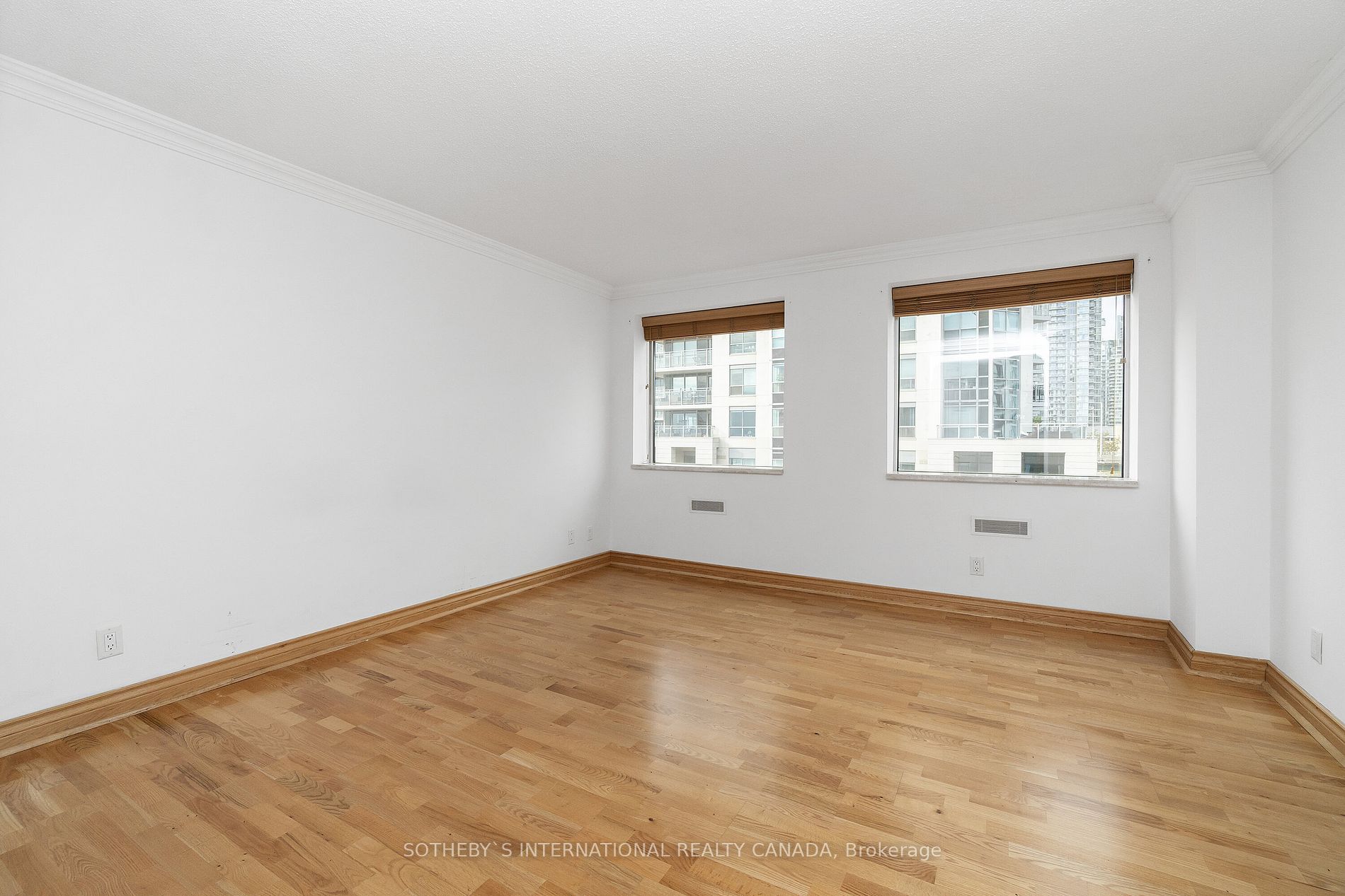 401 Queens Quay W, #512