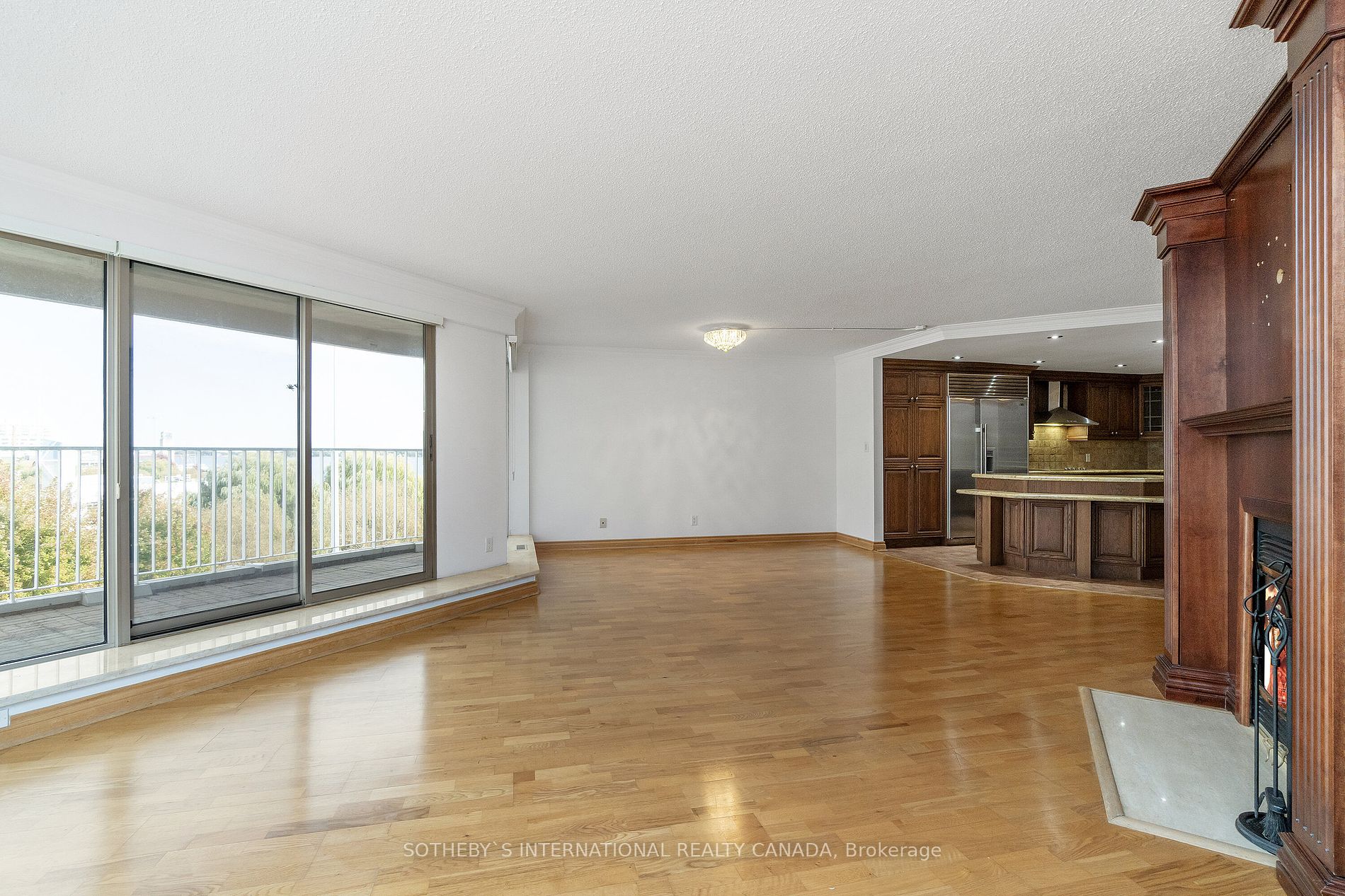 401 Queens Quay W, #512