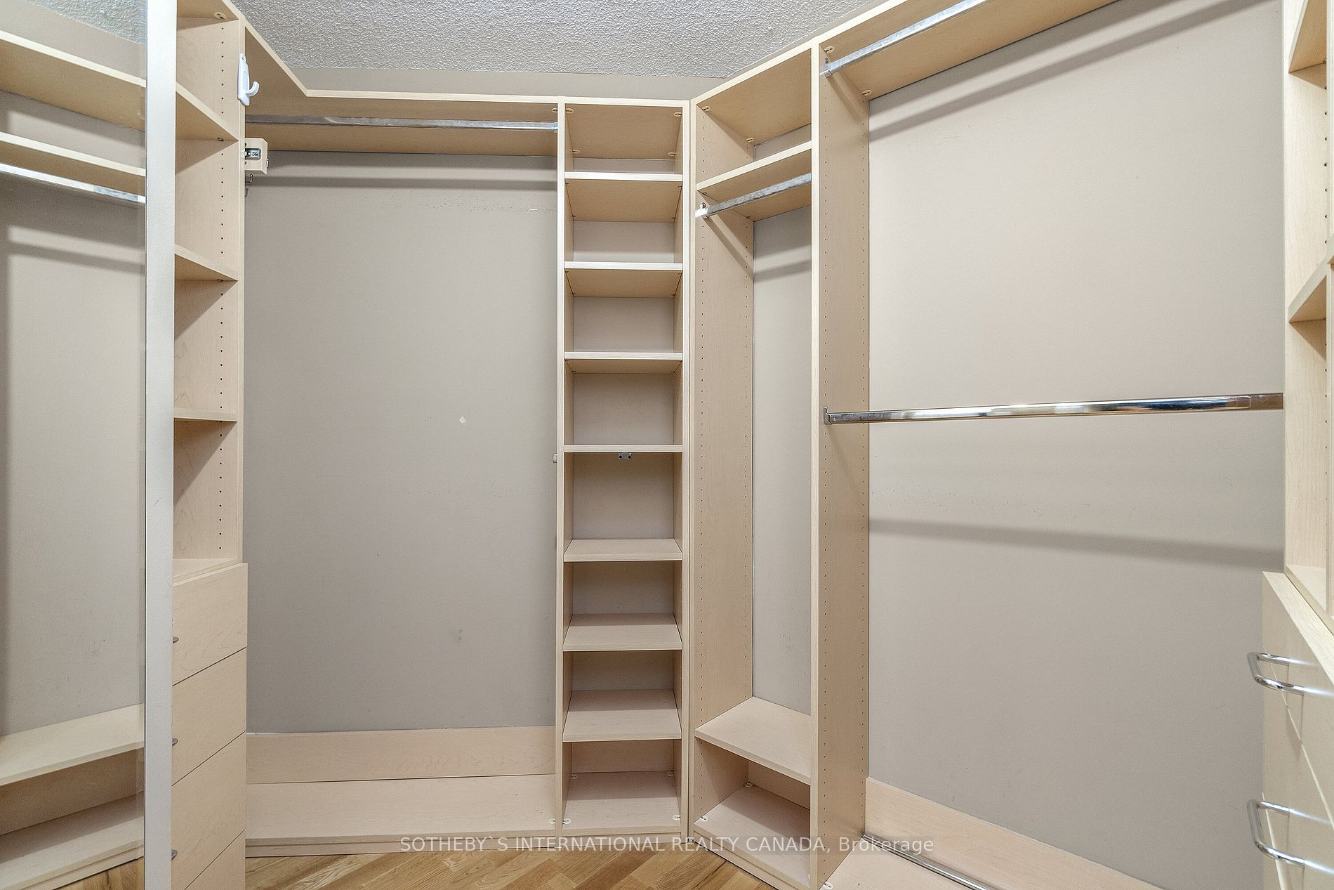 401 Queens Quay W, #512