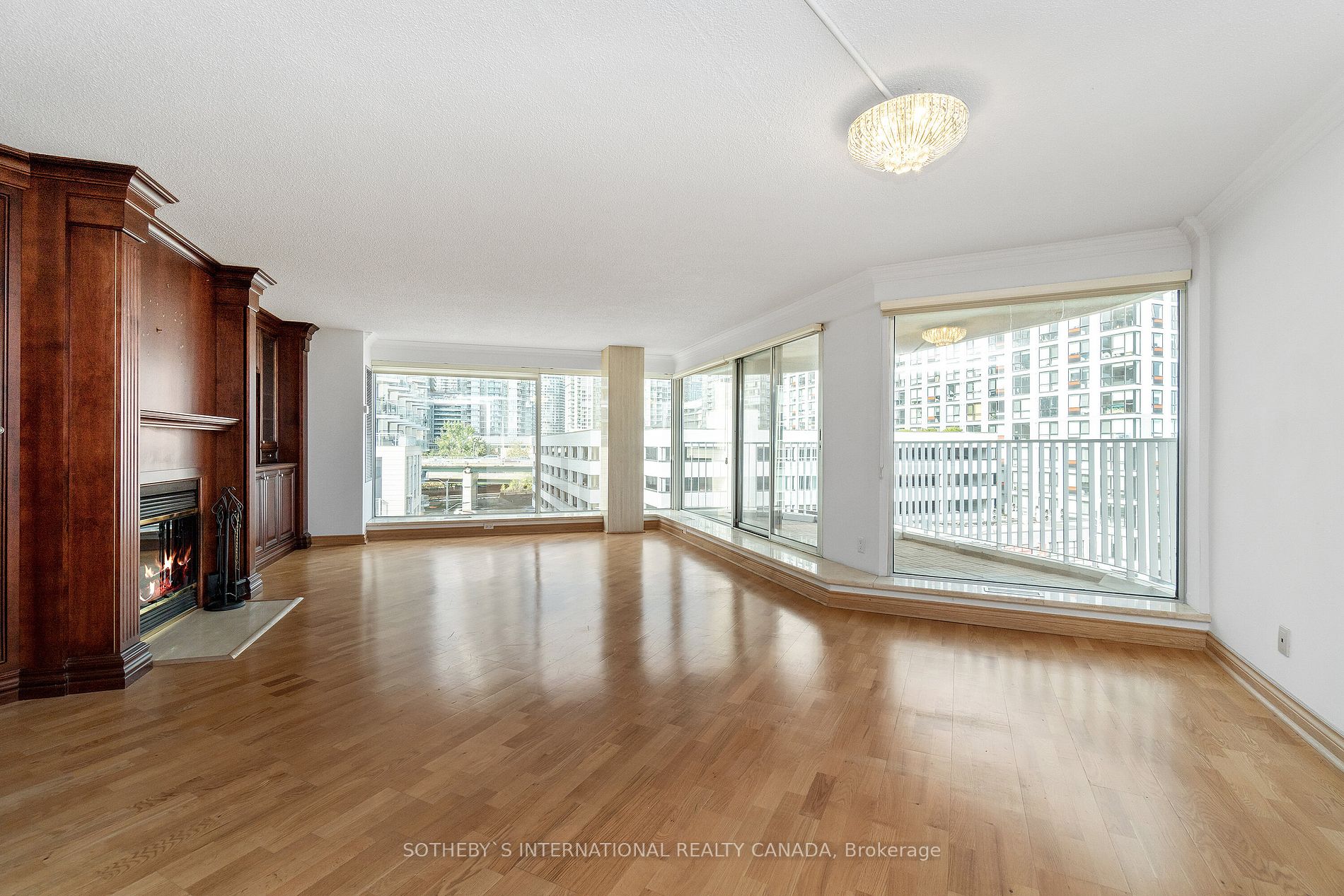 401 Queens Quay W, #512