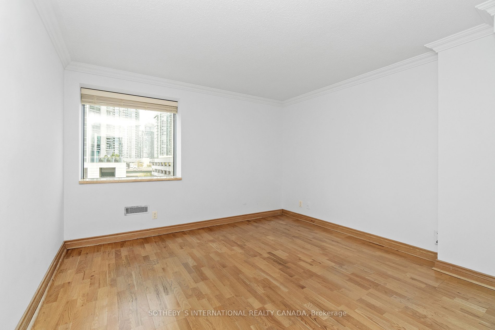 401 Queens Quay W, #512