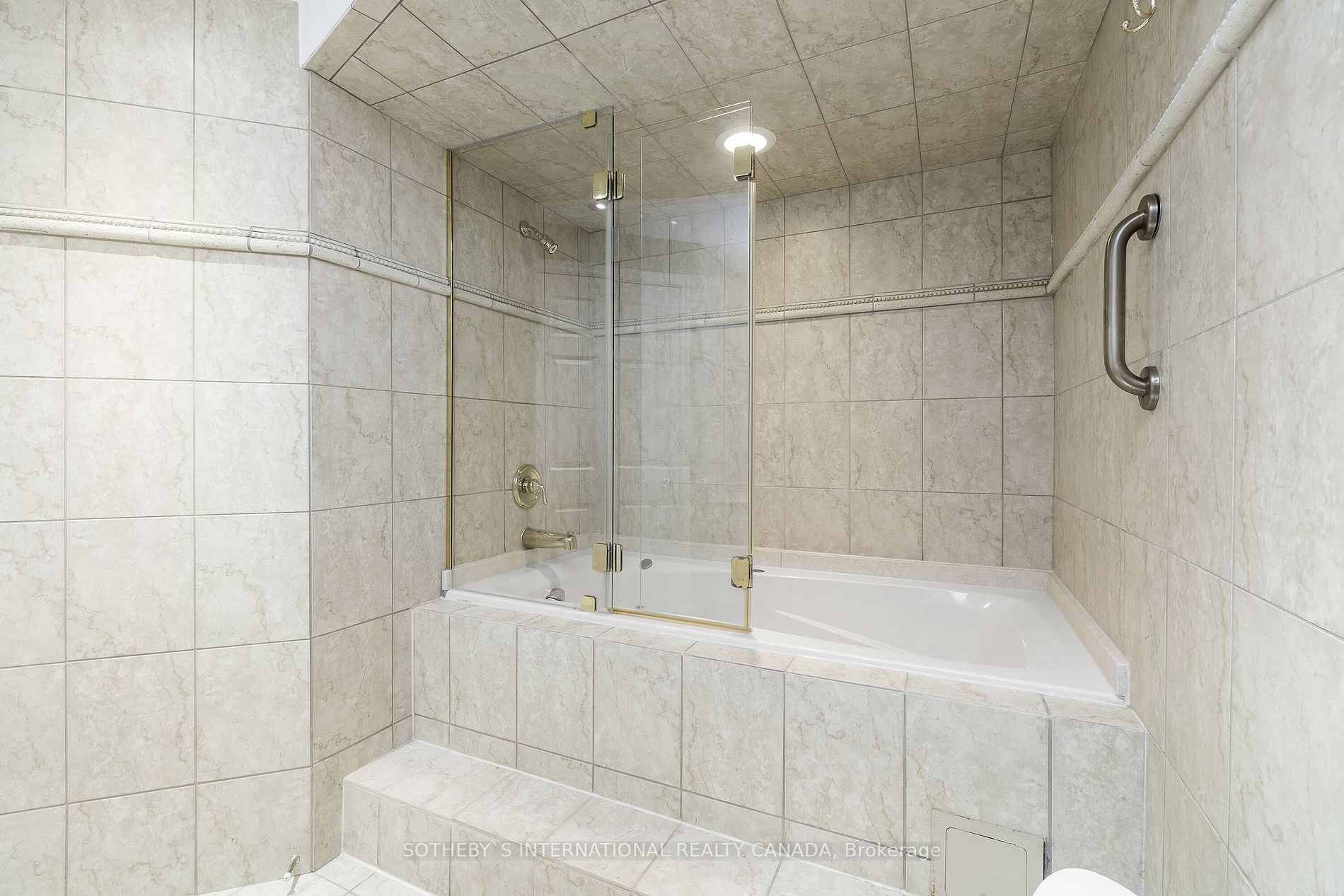 401 Queens Quay W, #512