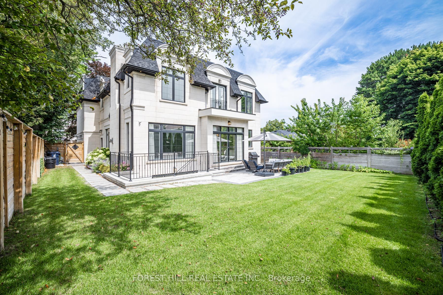 61 Hawksbury Drive