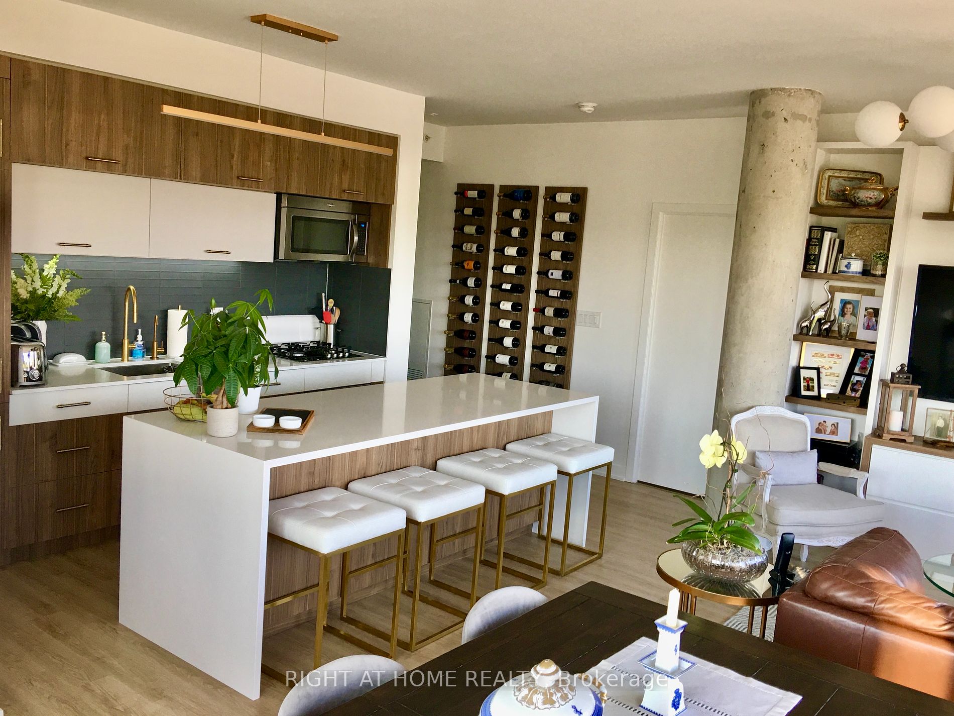 205 Manning Ave, #310