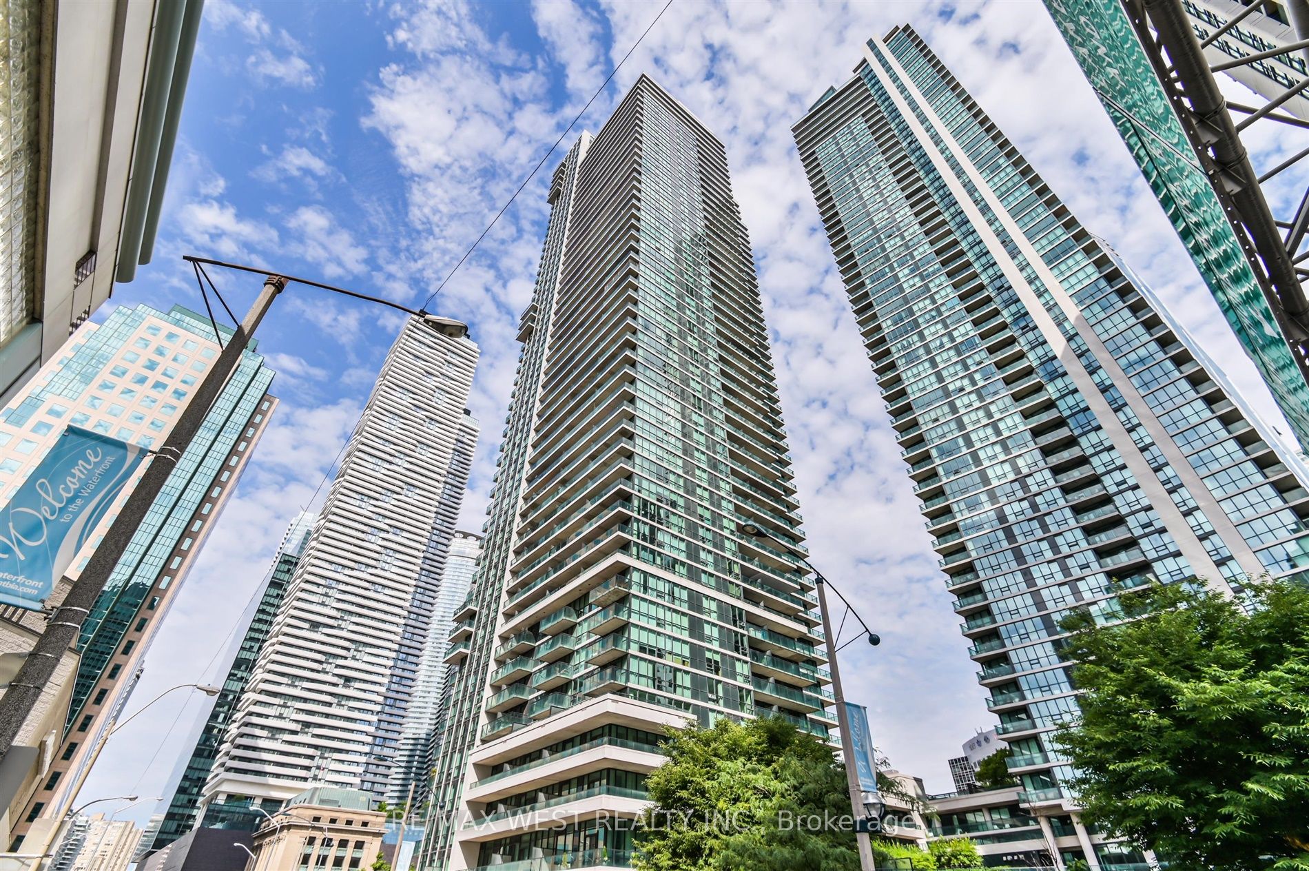 33 Bay St, #903
