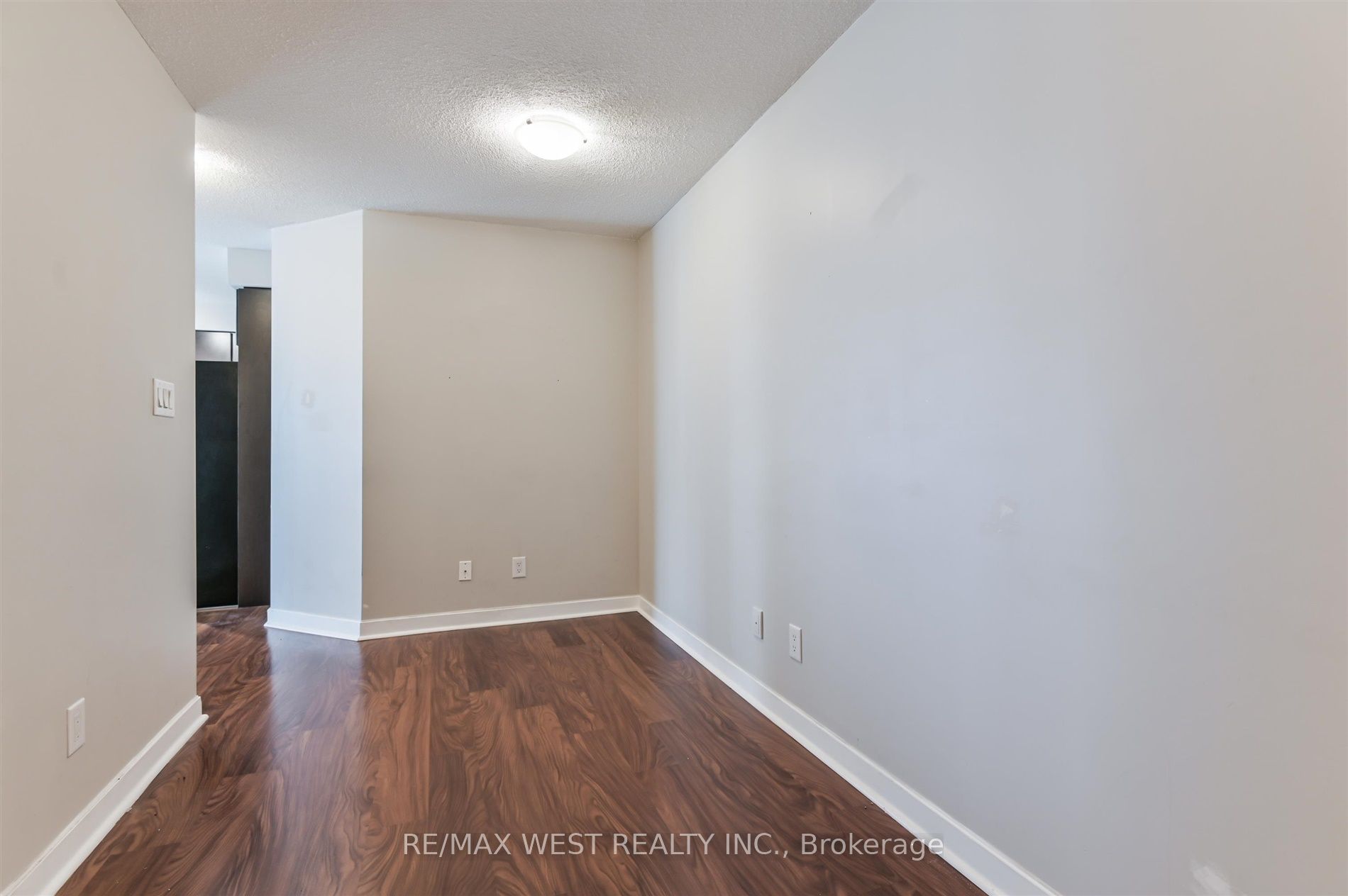33 Bay St, #903