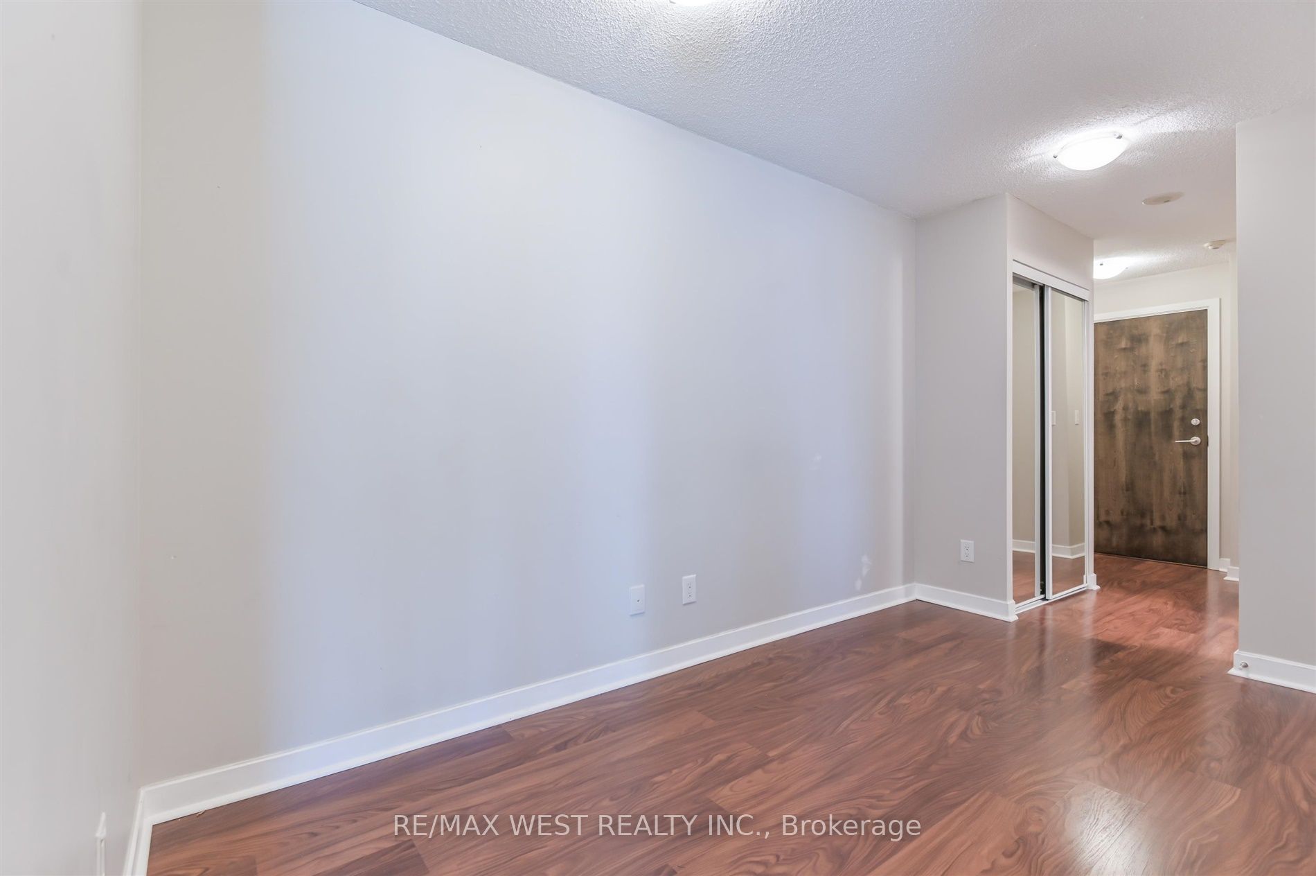 33 Bay St, #903